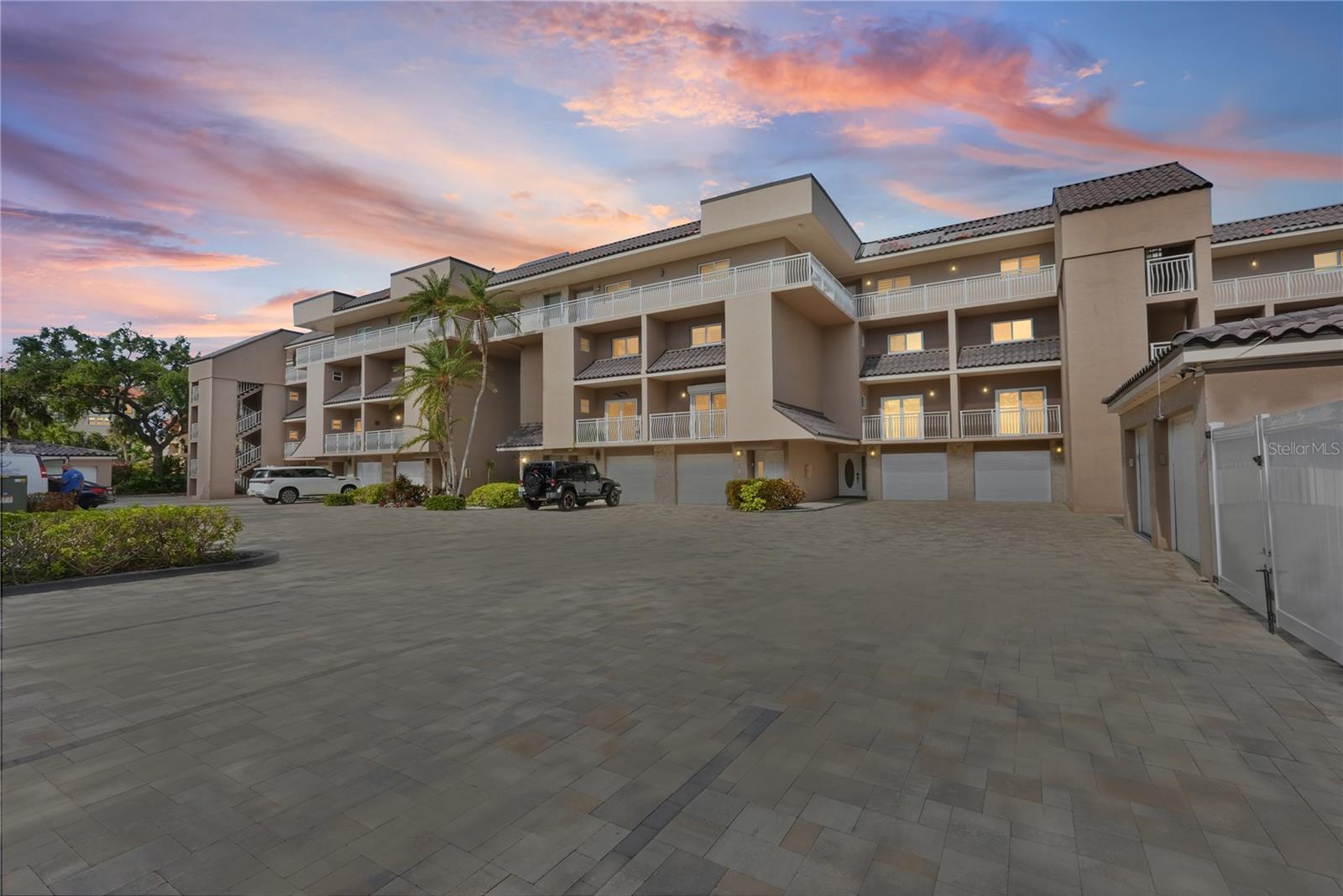 936 PINELLAS BAYWAY S #T-5