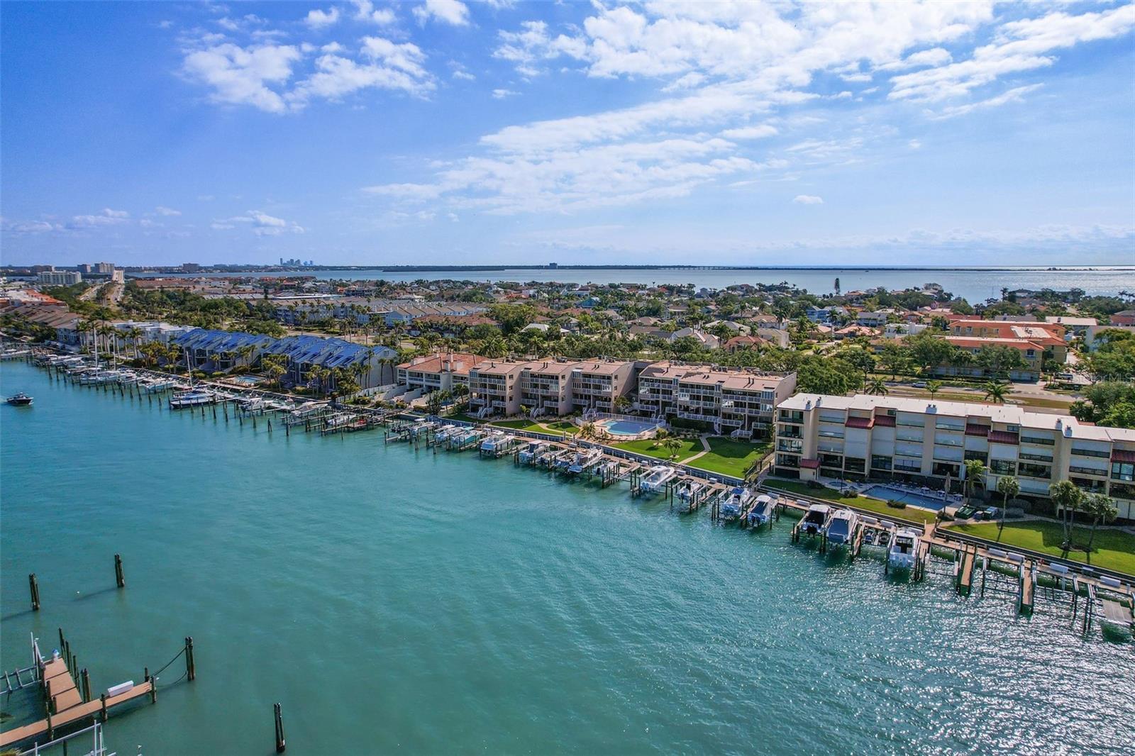 936 PINELLAS BAYWAY S #T-5