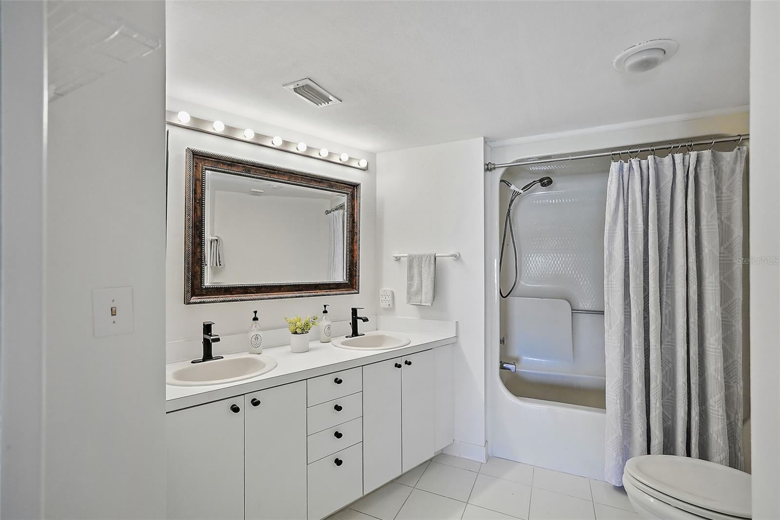 936 PINELLAS BAYWAY S #T-5