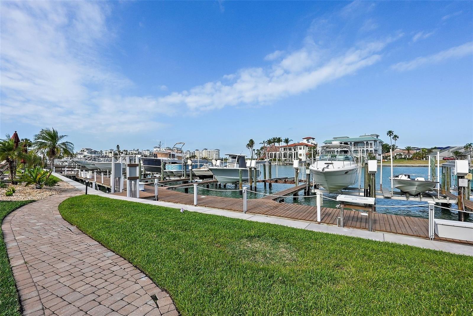 936 PINELLAS BAYWAY S #T-5