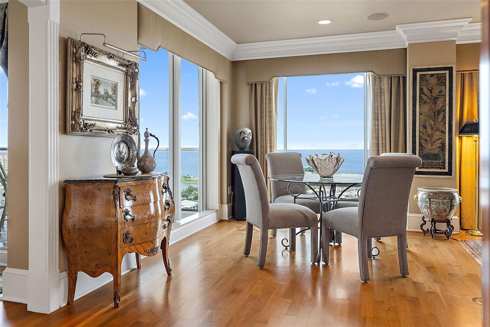 100 BEACH DR NE #1902