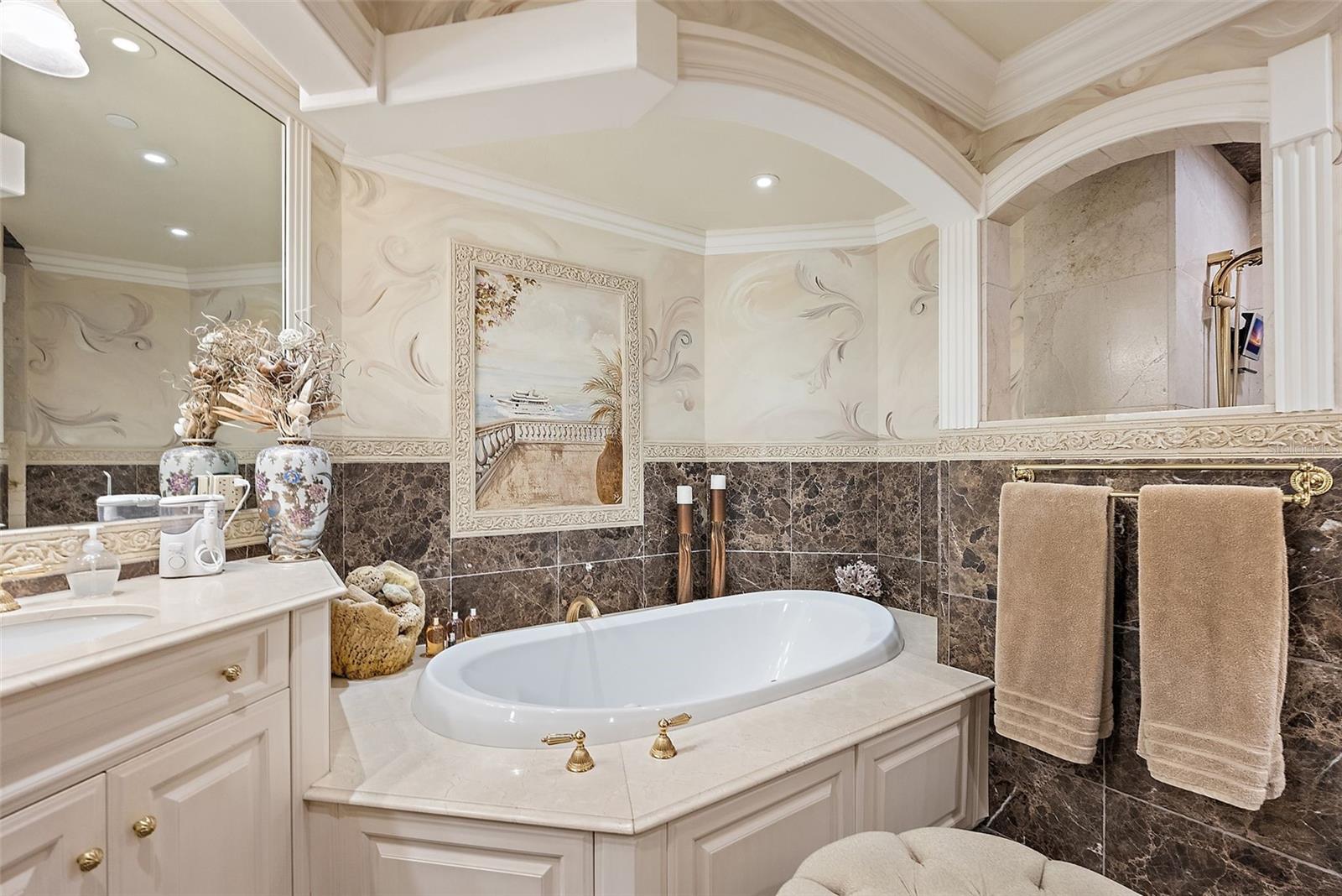 100 BEACH DR NE #1902