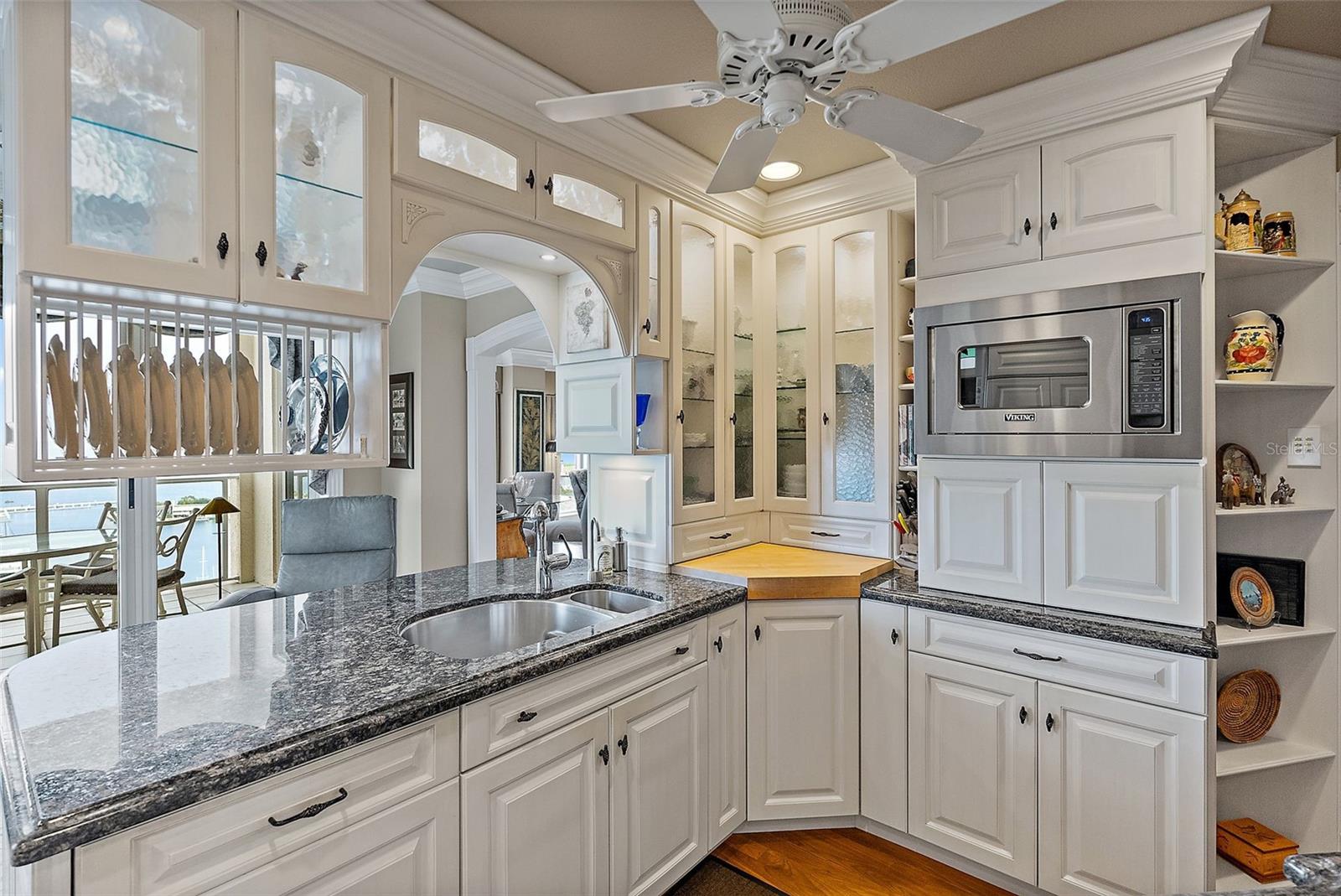 100 BEACH DR NE #1902