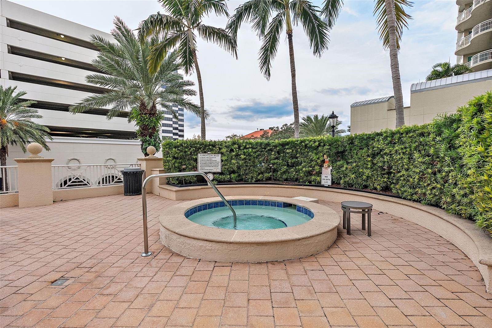 100 BEACH DR NE #1902