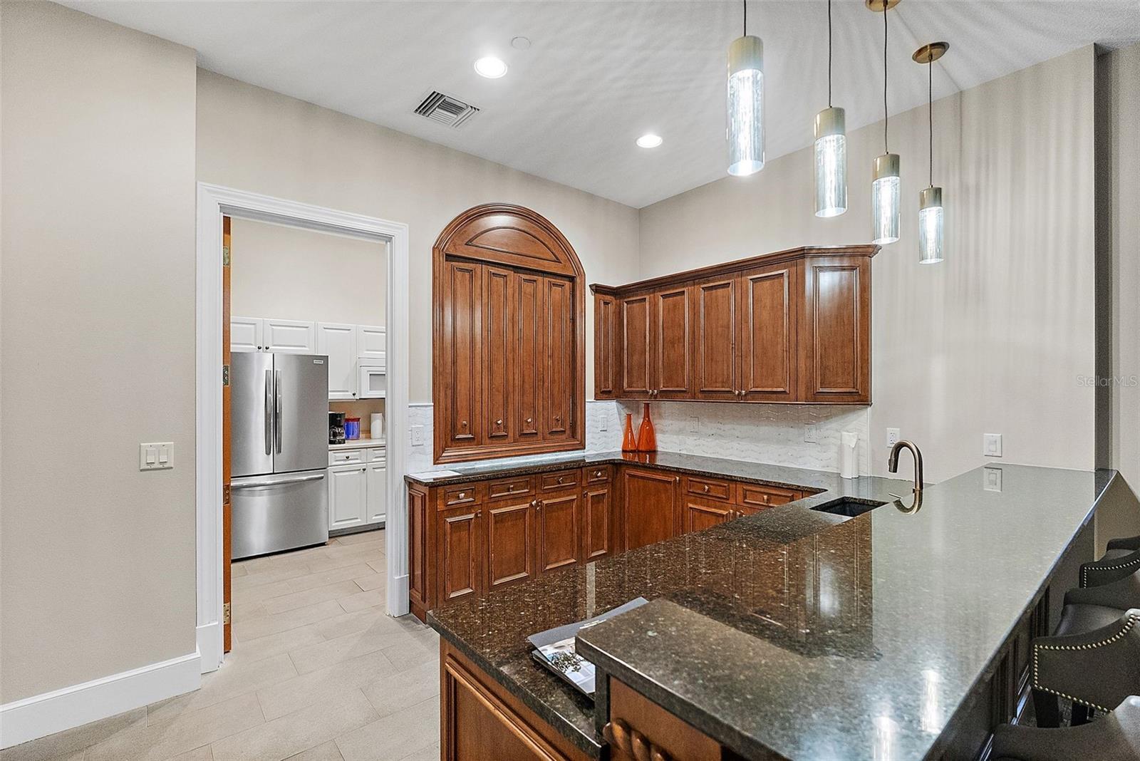 100 BEACH DR NE #1902