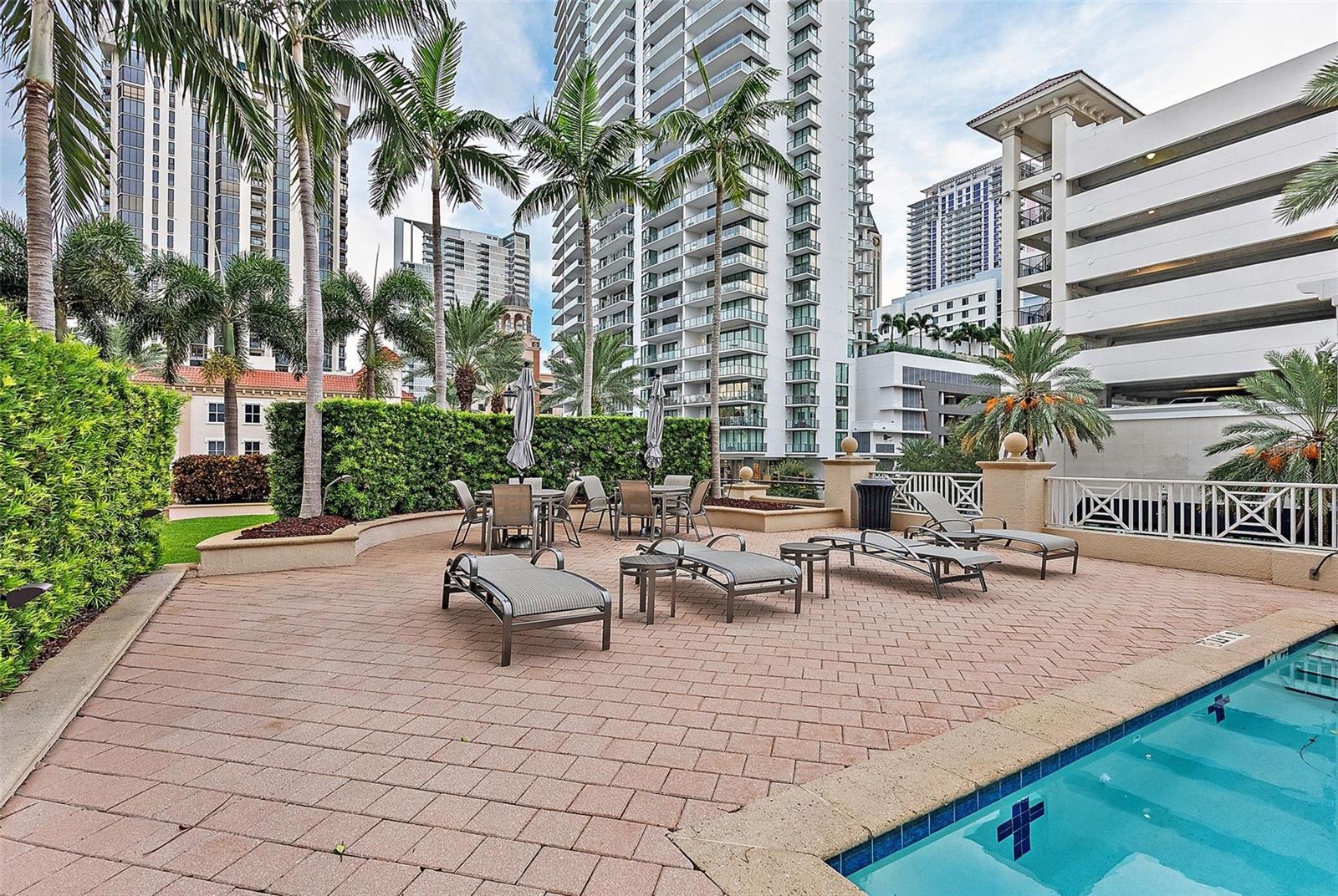 100 BEACH DR NE #1902