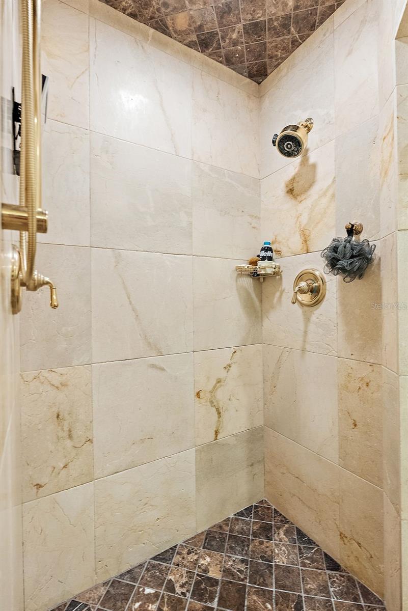 100 BEACH DR NE #1902