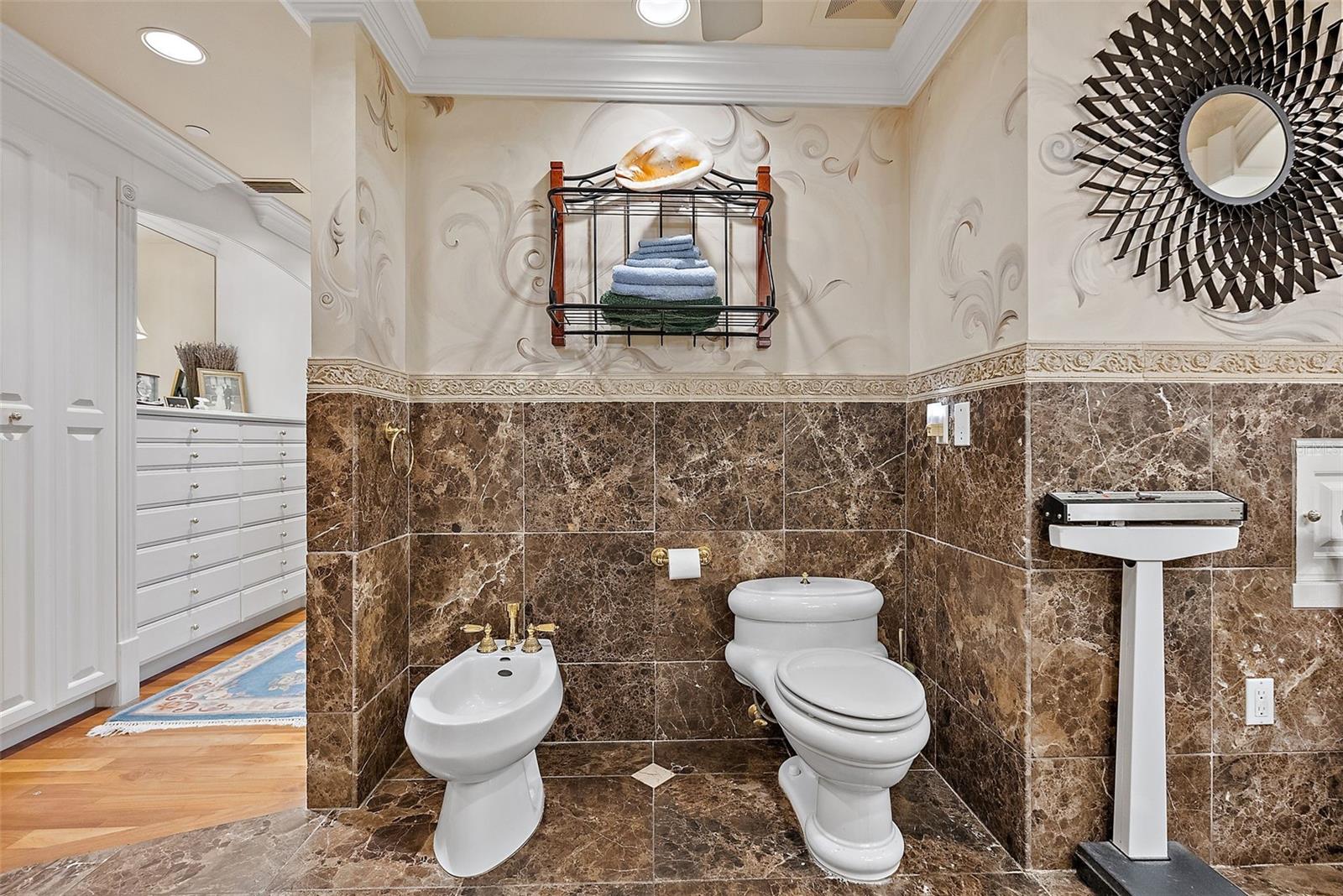 100 BEACH DR NE #1902