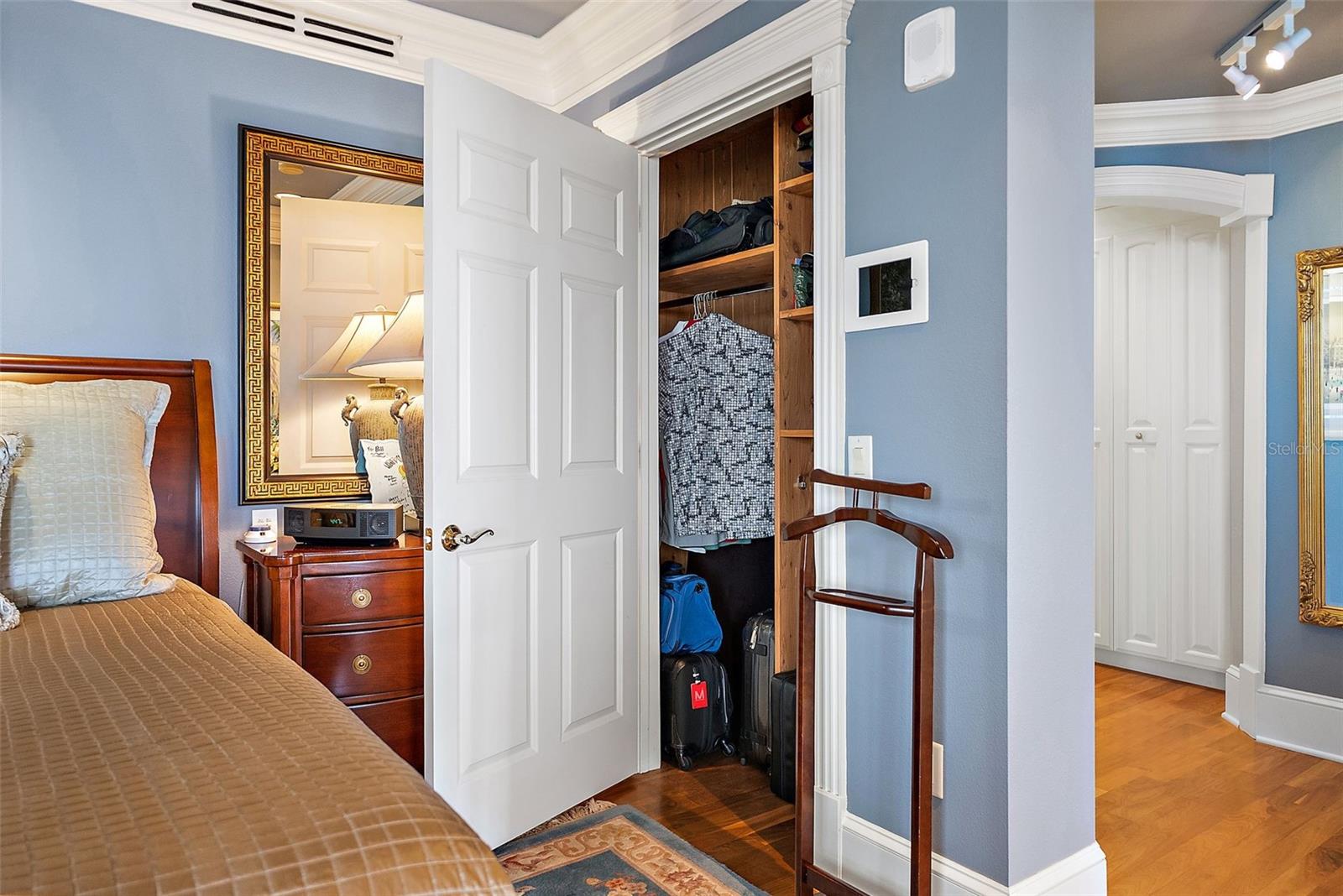 100 BEACH DR NE #1902