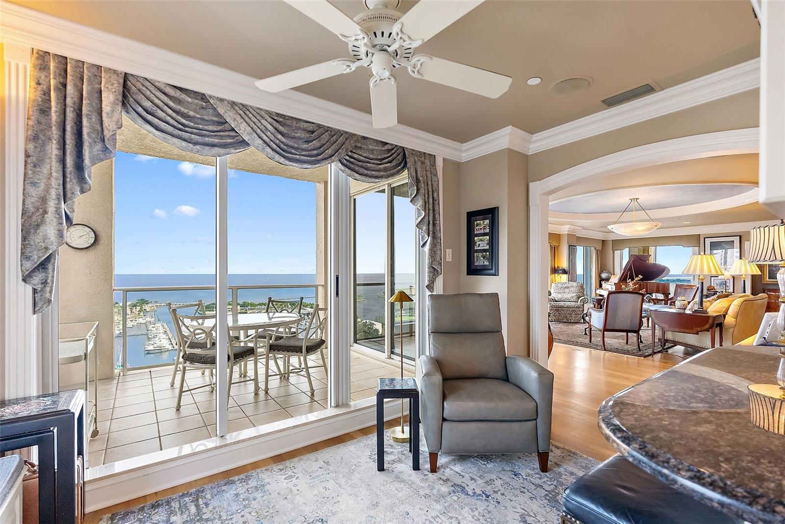 100 BEACH DR NE #1902