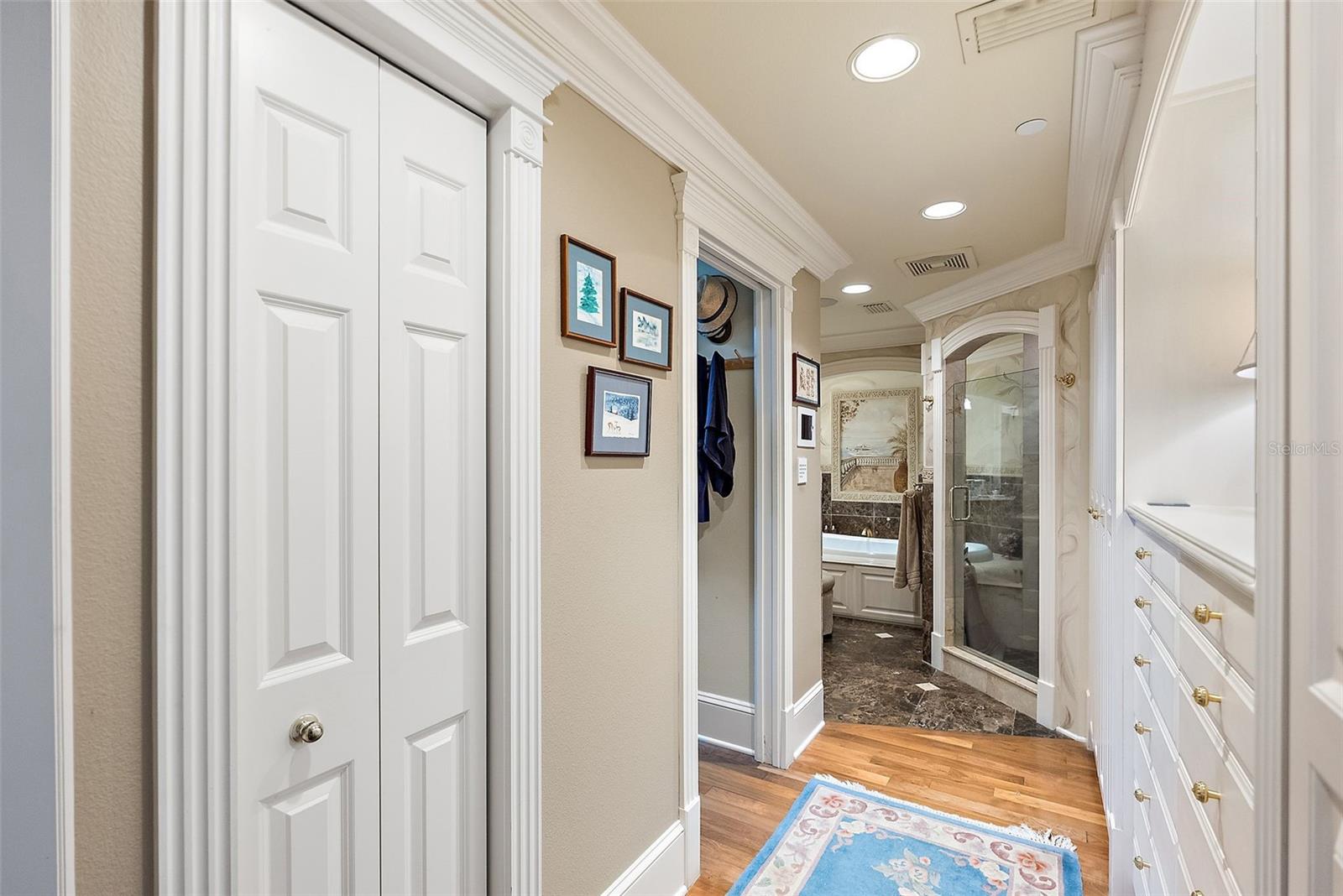 100 BEACH DR NE #1902