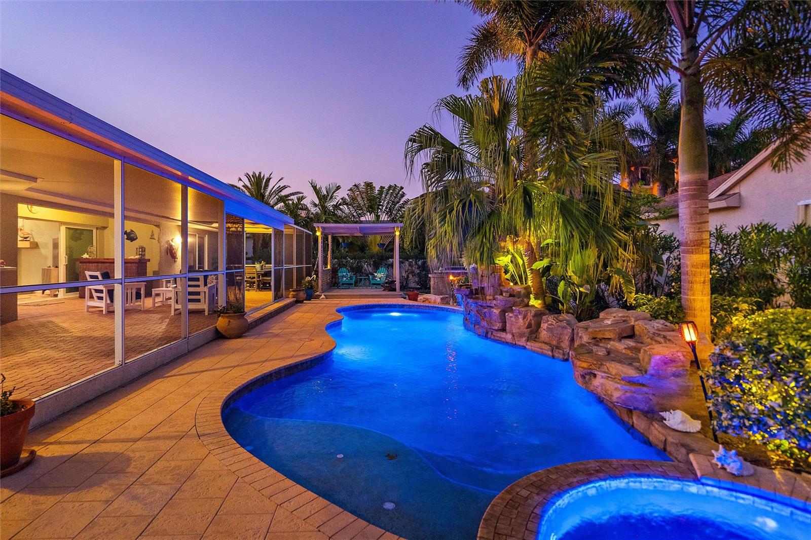725 MONTE CRISTO BLVD