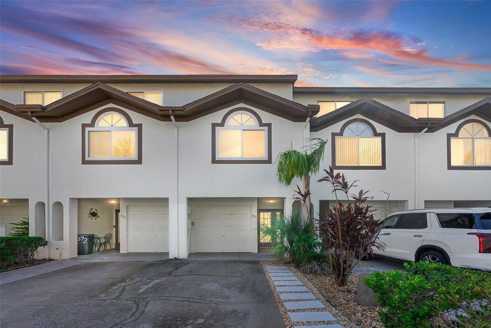 375 MADEIRA CIR