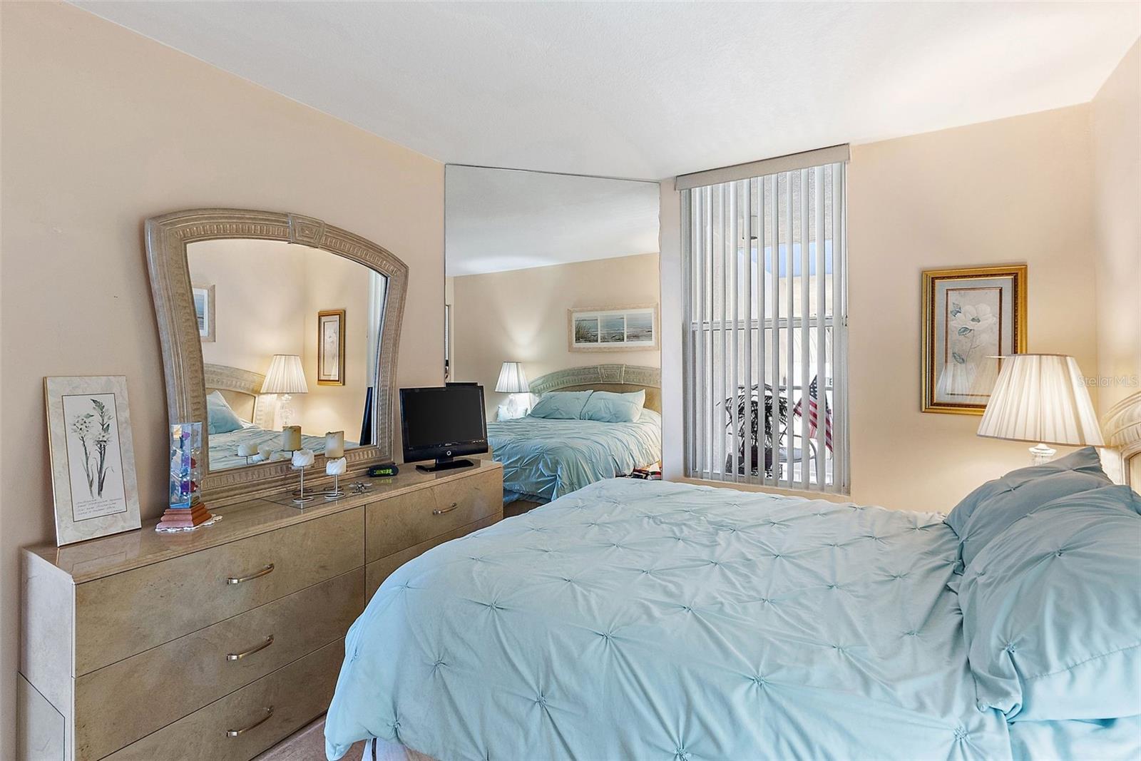 5279 ISLA KEY BLVD S #417