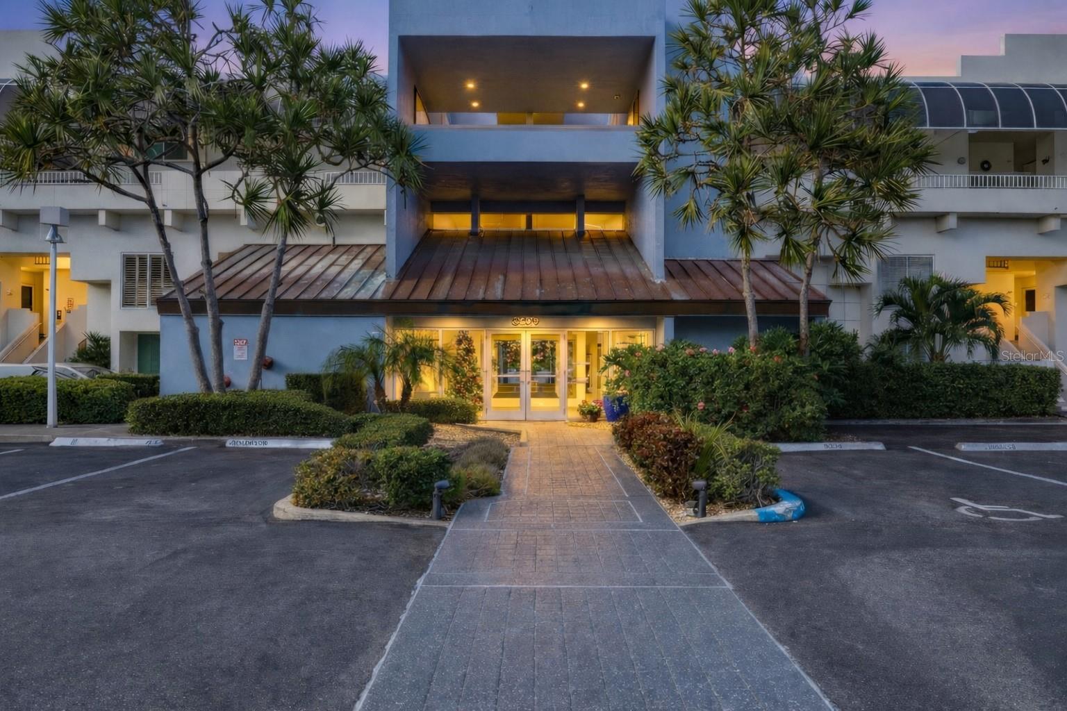 5279 ISLA KEY BLVD S #417