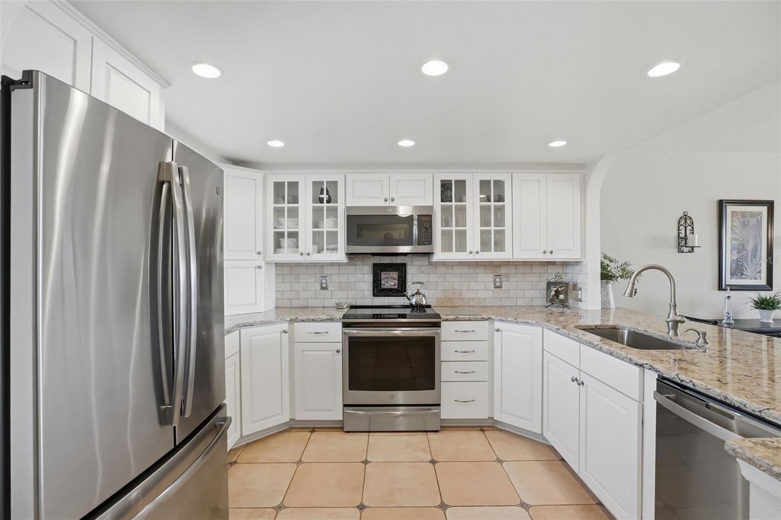 719 PINELLAS BAYWAY S #305