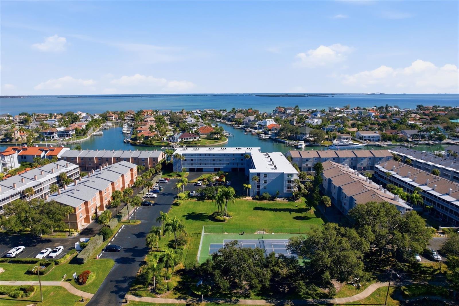 719 PINELLAS BAYWAY S #305