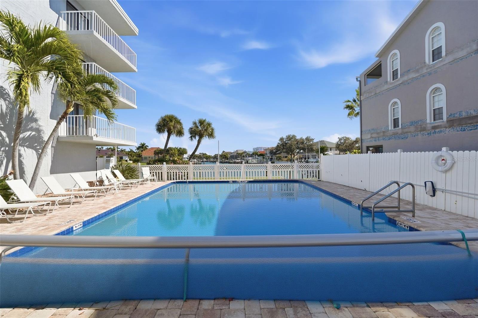 719 PINELLAS BAYWAY S #305