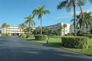 719 PINELLAS BAYWAY S #305