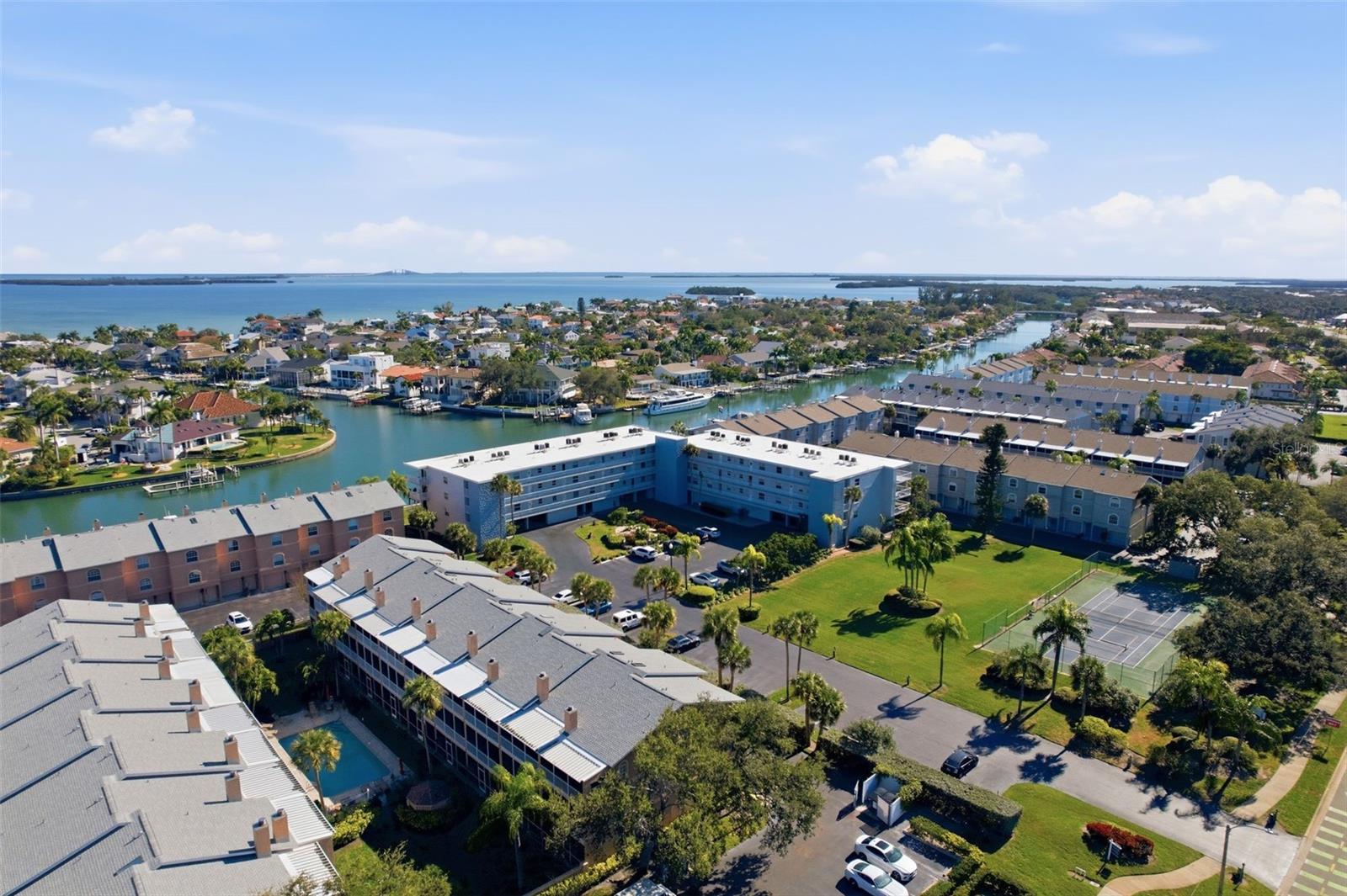 719 PINELLAS BAYWAY S #305