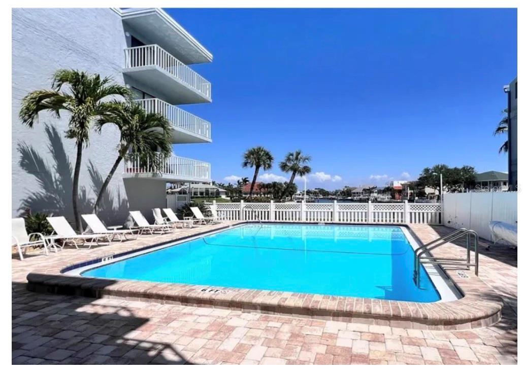 719 PINELLAS BAYWAY S #305