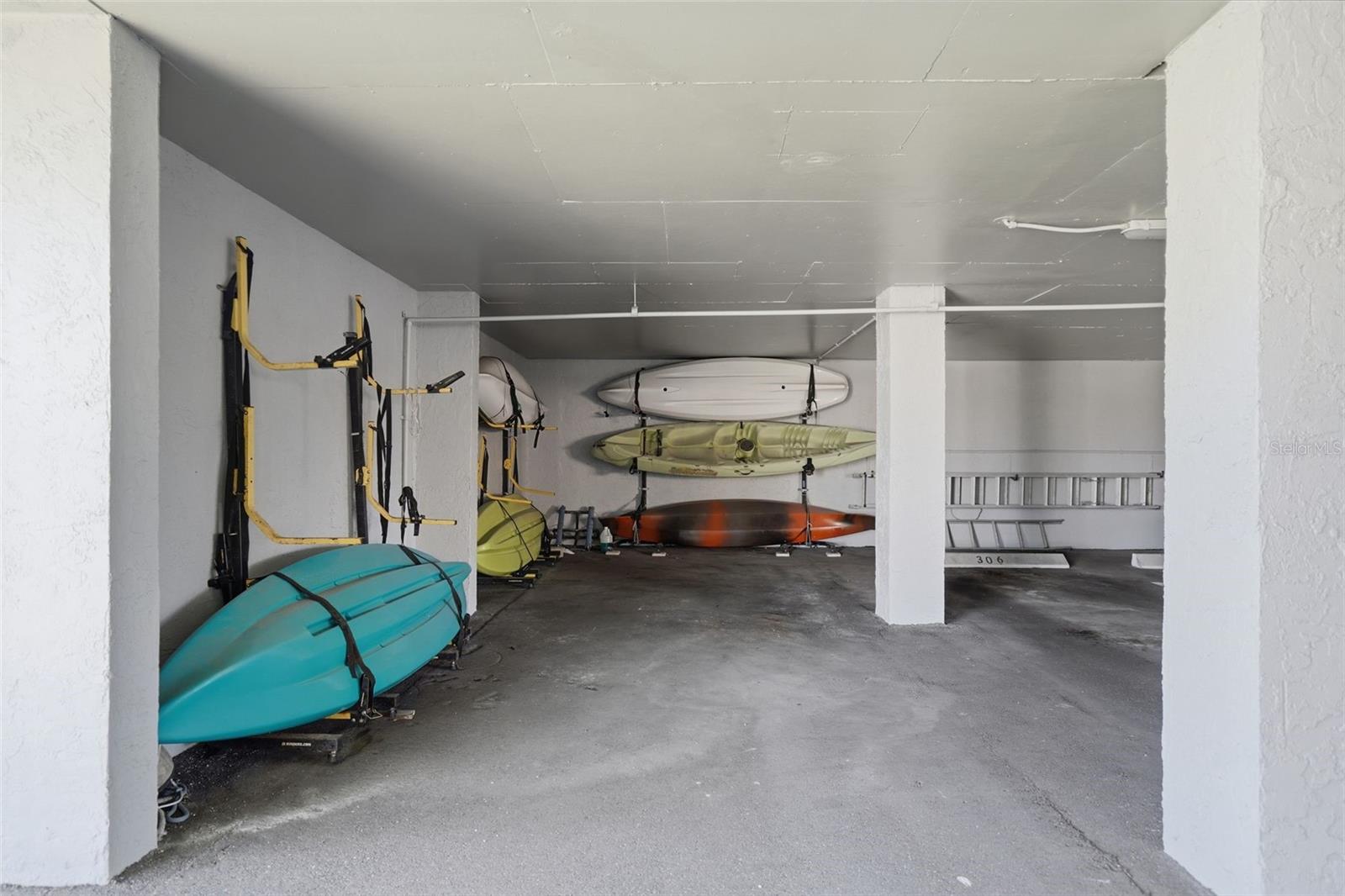 719 PINELLAS BAYWAY S #305