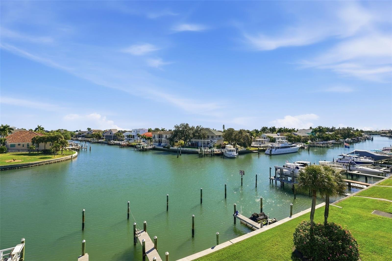 719 PINELLAS BAYWAY S #305