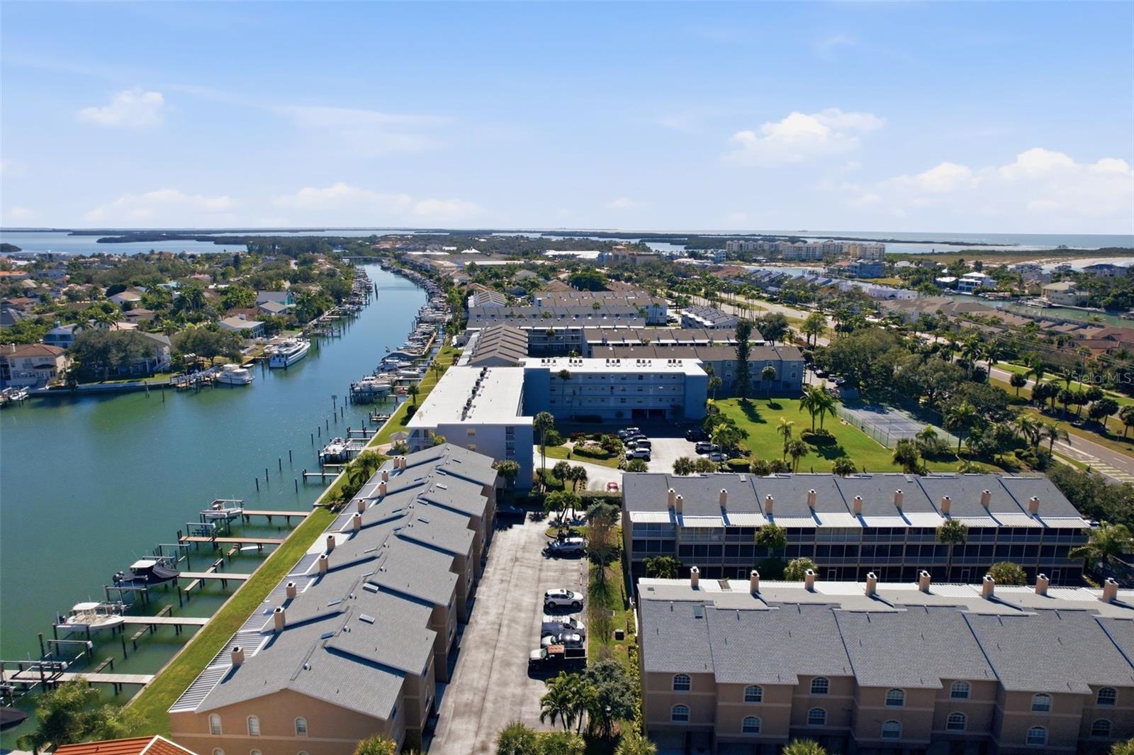 719 PINELLAS BAYWAY S #305