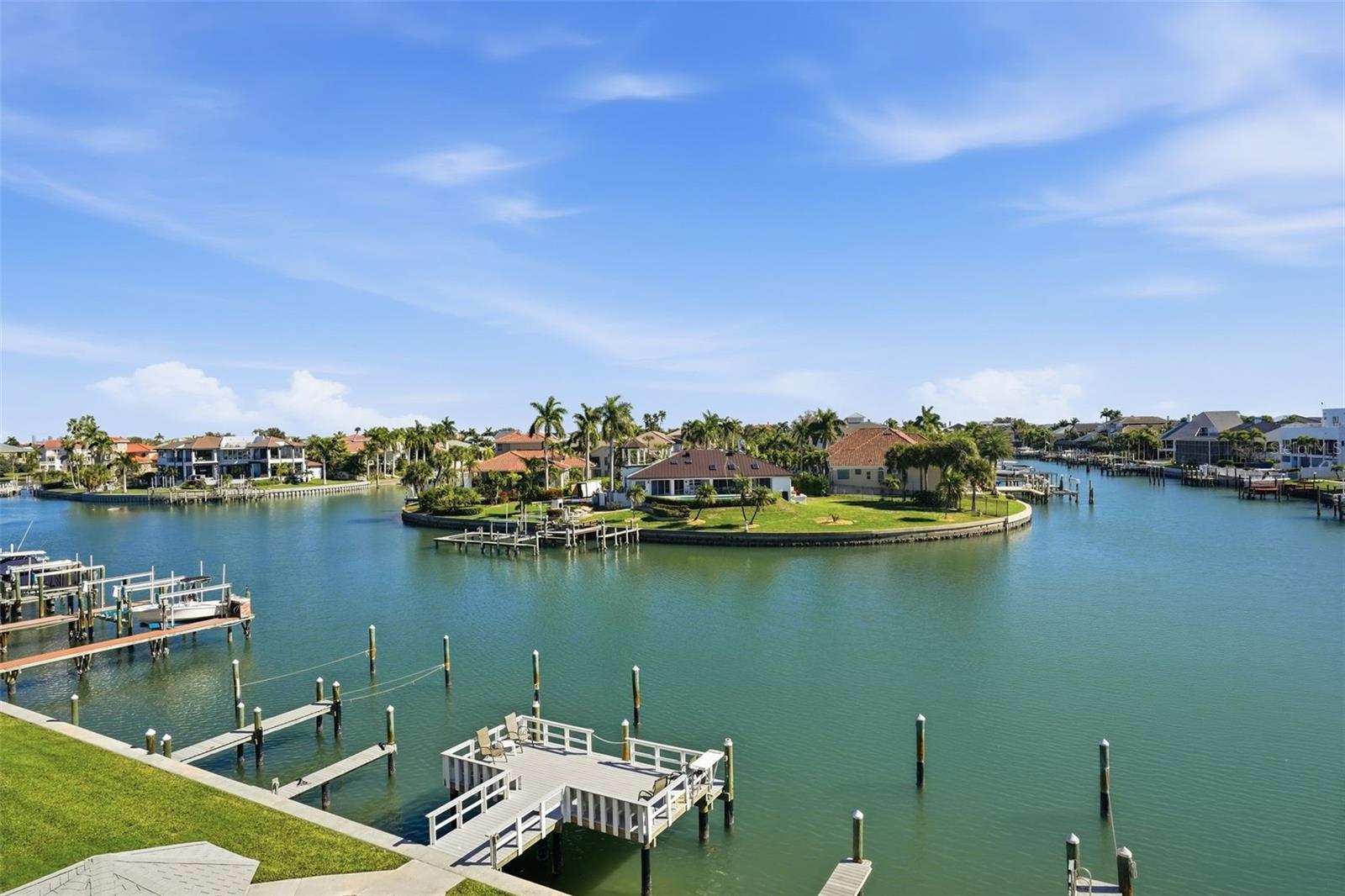 719 PINELLAS BAYWAY S #305