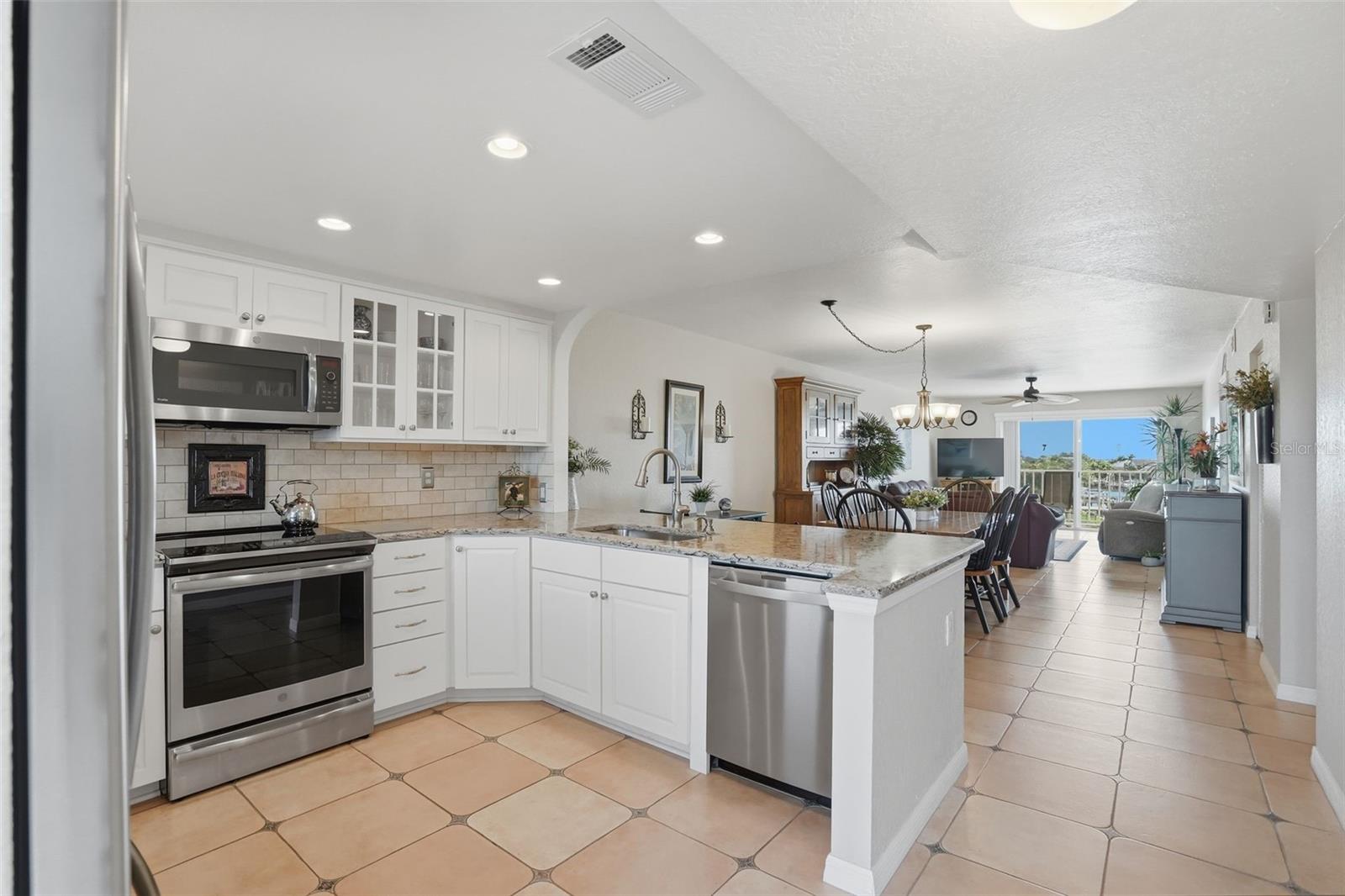 719 PINELLAS BAYWAY S #305