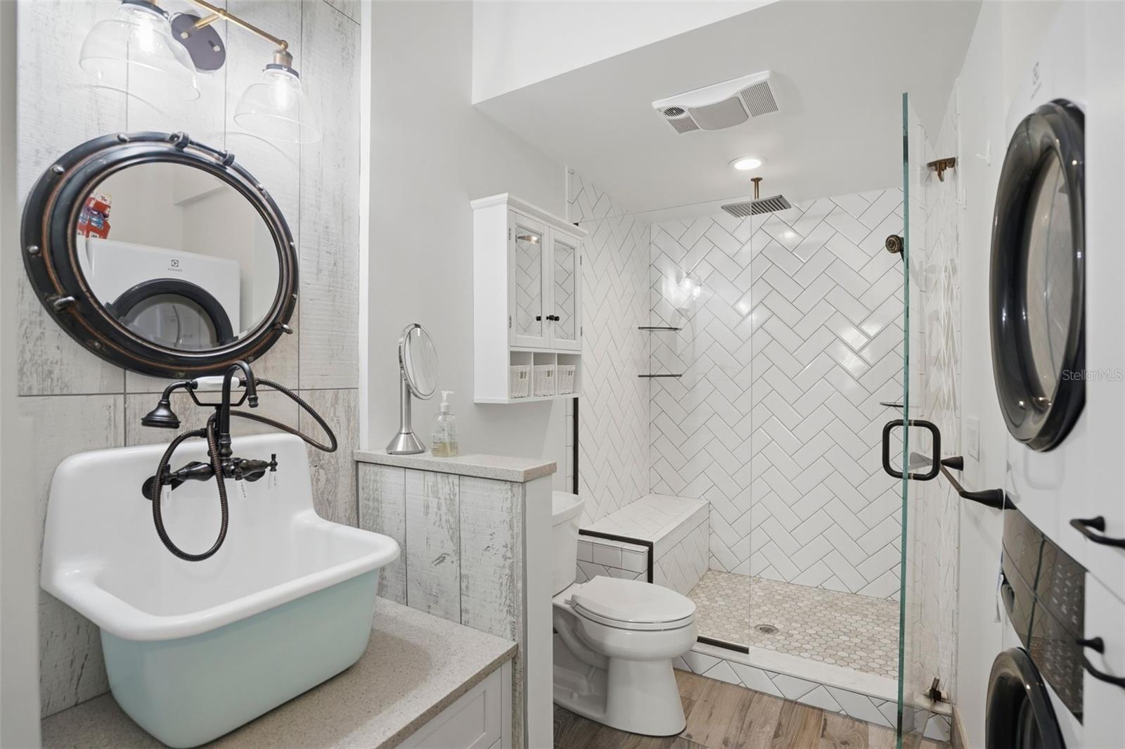 2906 PASS A GRILLE WAY