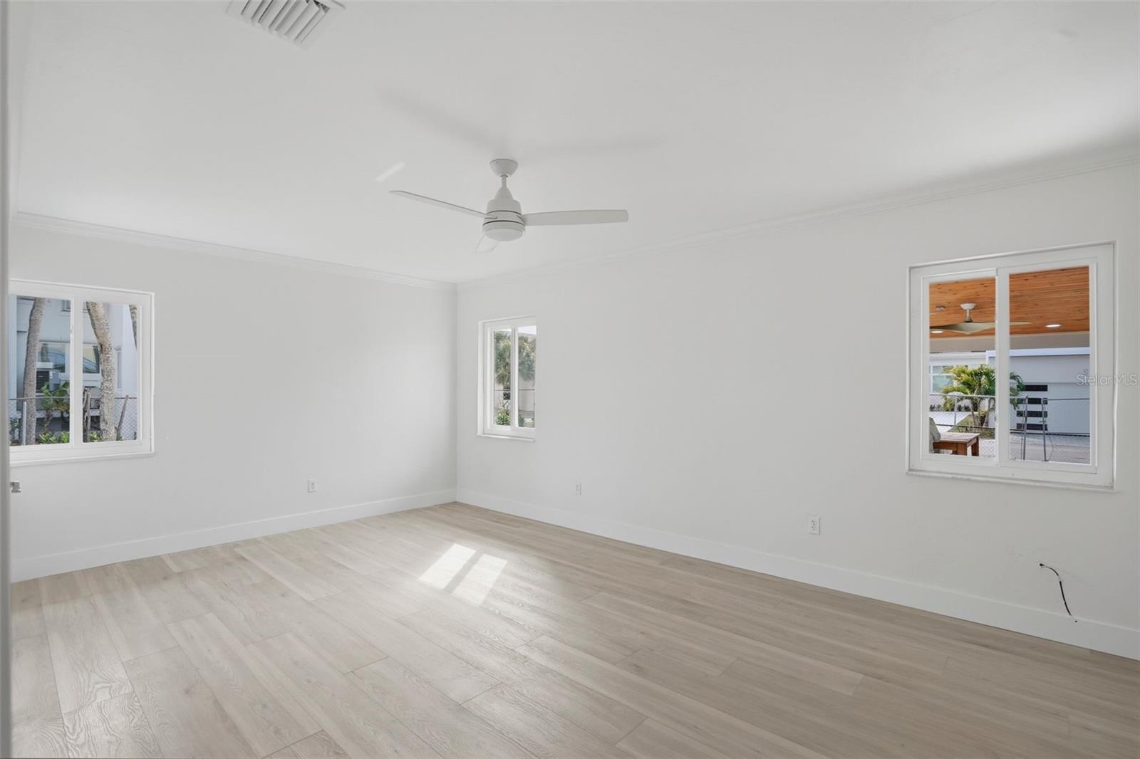 2906 PASS A GRILLE WAY