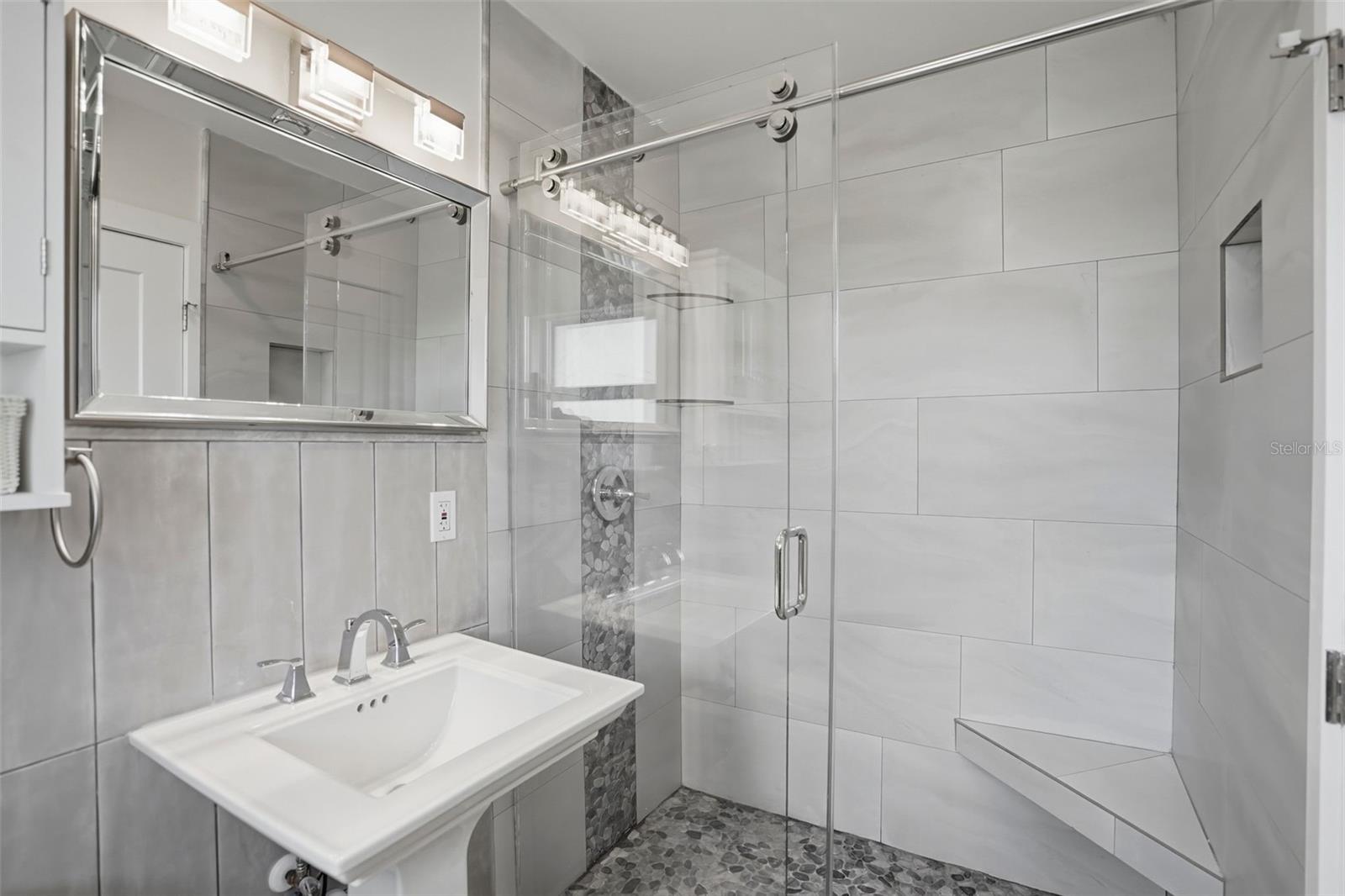 2906 PASS A GRILLE WAY