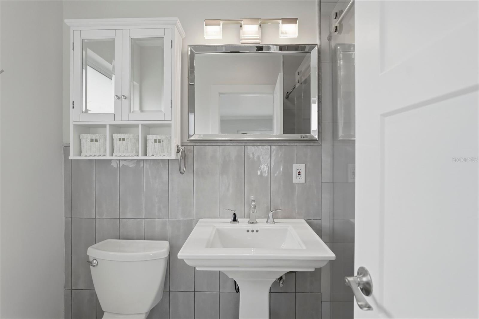 2906 PASS A GRILLE WAY