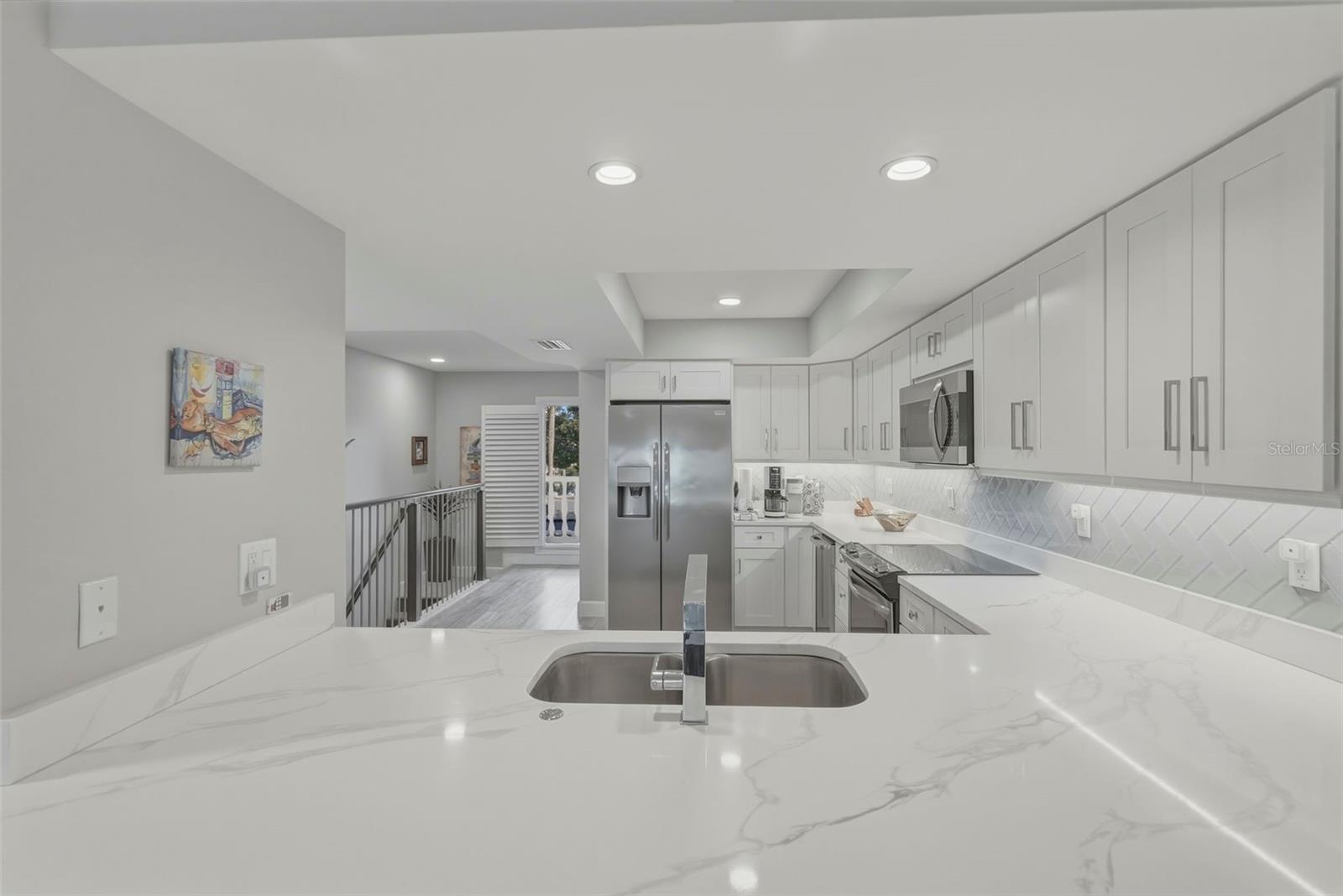 544 PINELLAS BAYWAY S #TH13