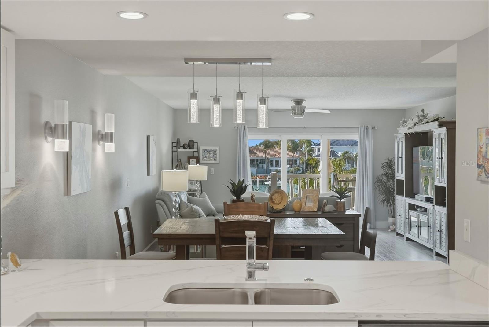 544 PINELLAS BAYWAY S #TH13