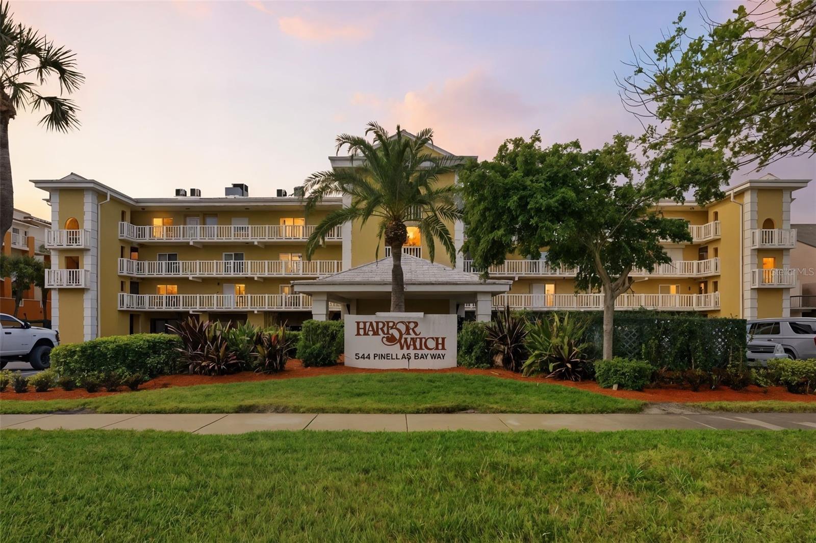 544 PINELLAS BAYWAY S #TH13