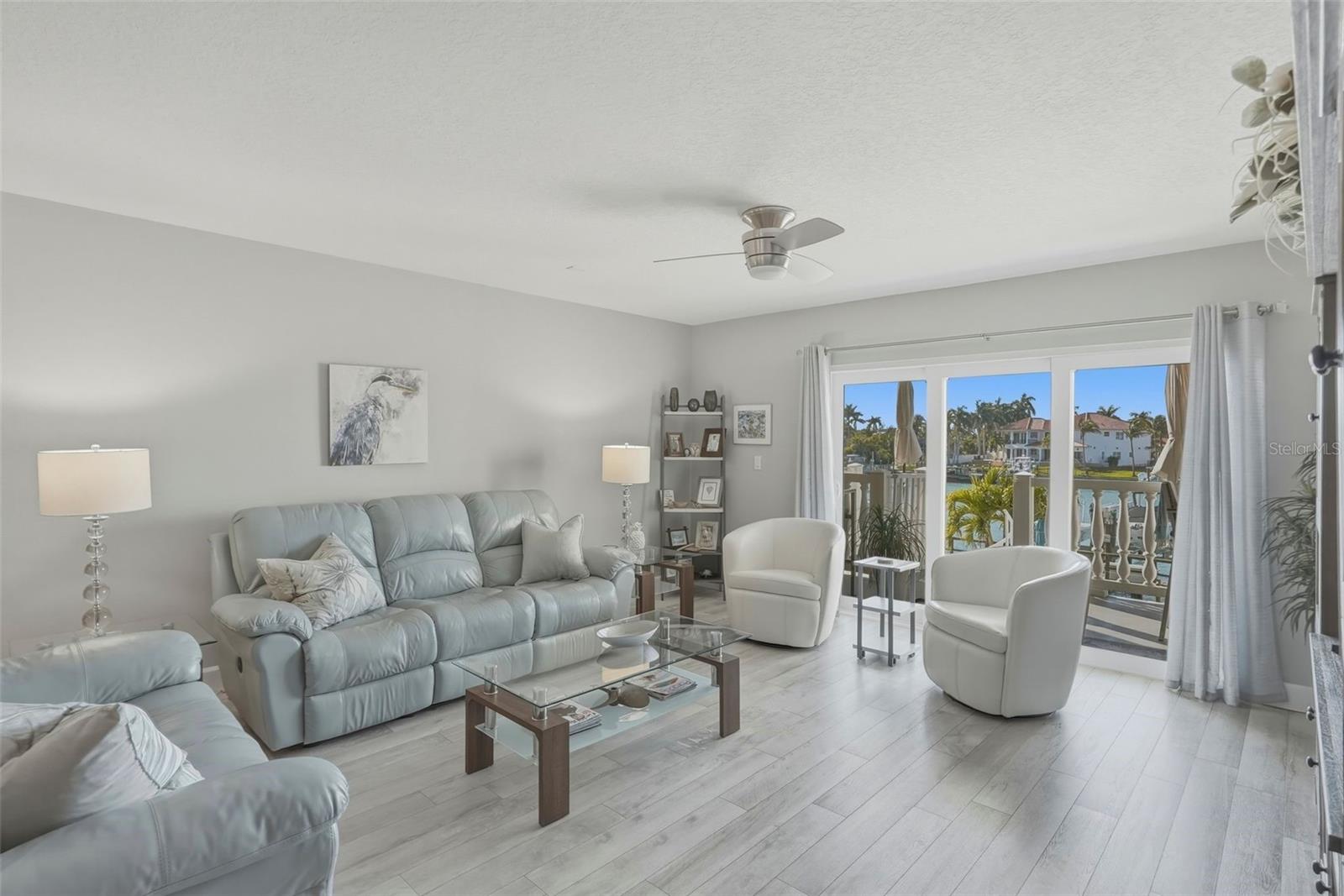 544 PINELLAS BAYWAY S #TH13