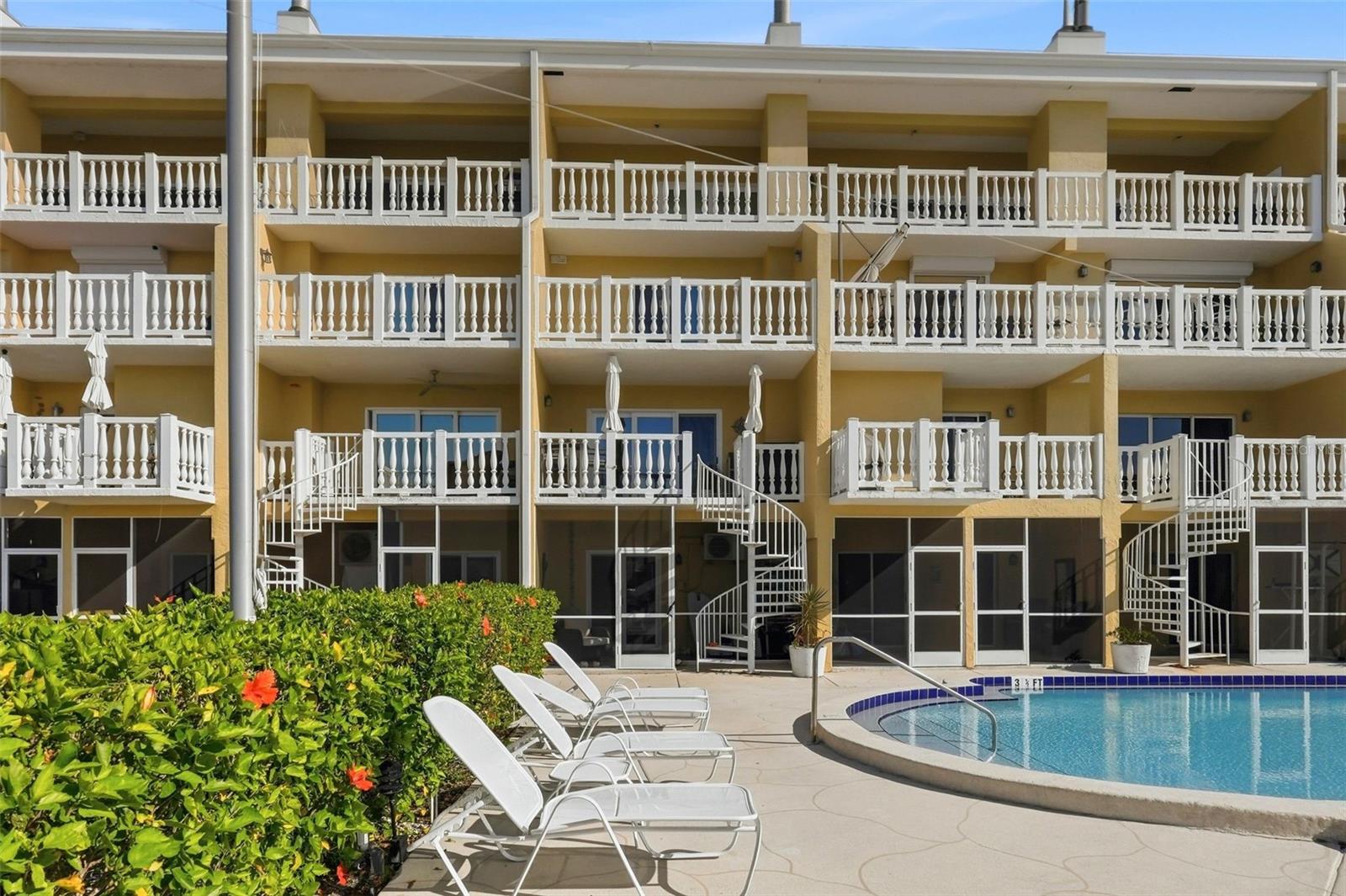 544 PINELLAS BAYWAY S #TH13