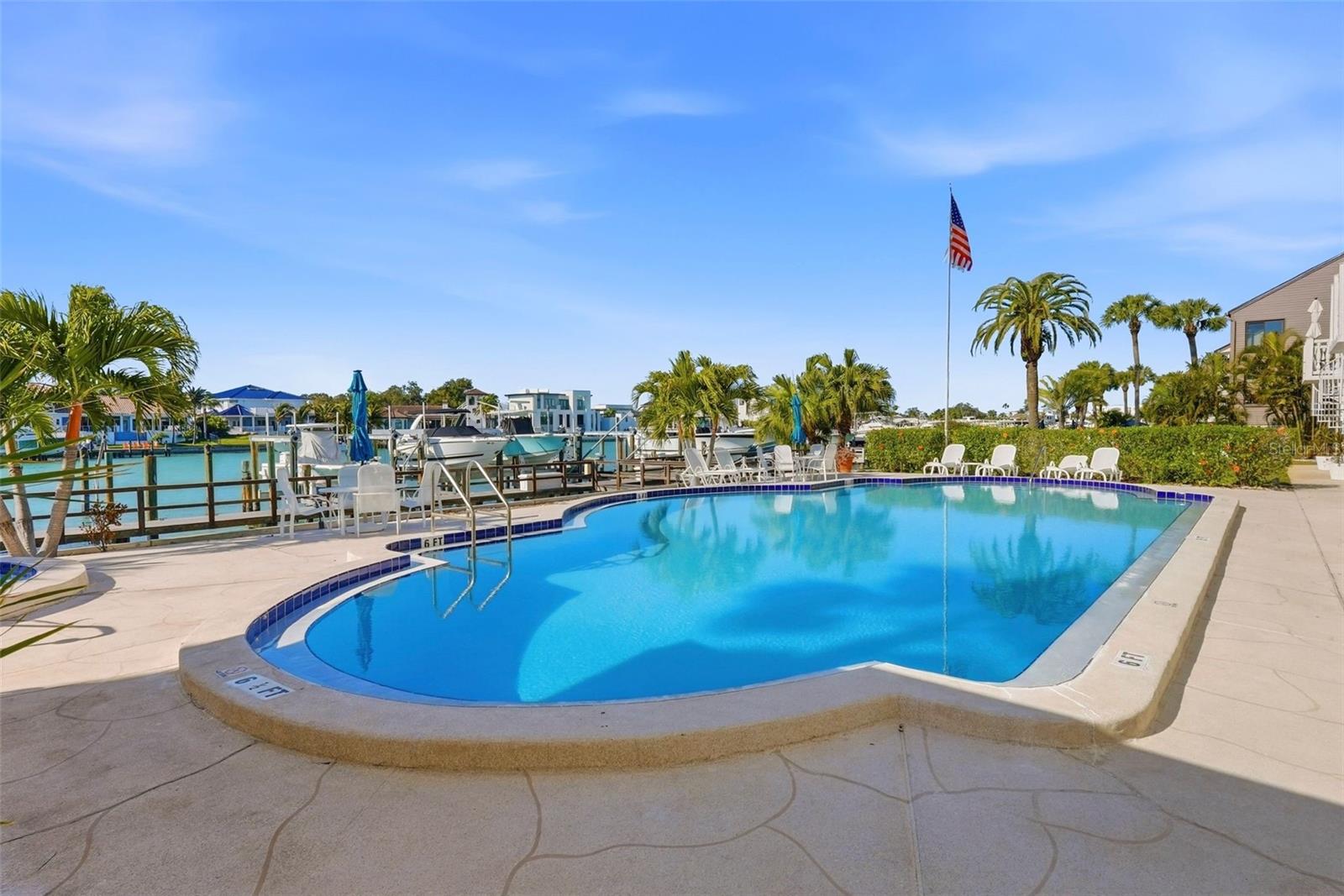 544 PINELLAS BAYWAY S #TH13