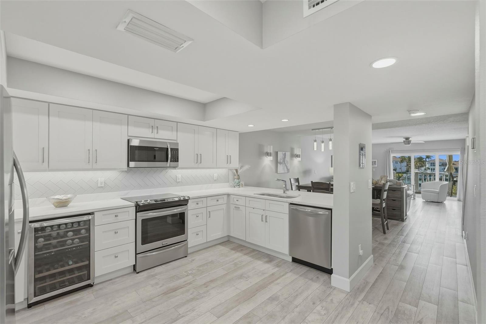 544 PINELLAS BAYWAY S #TH13