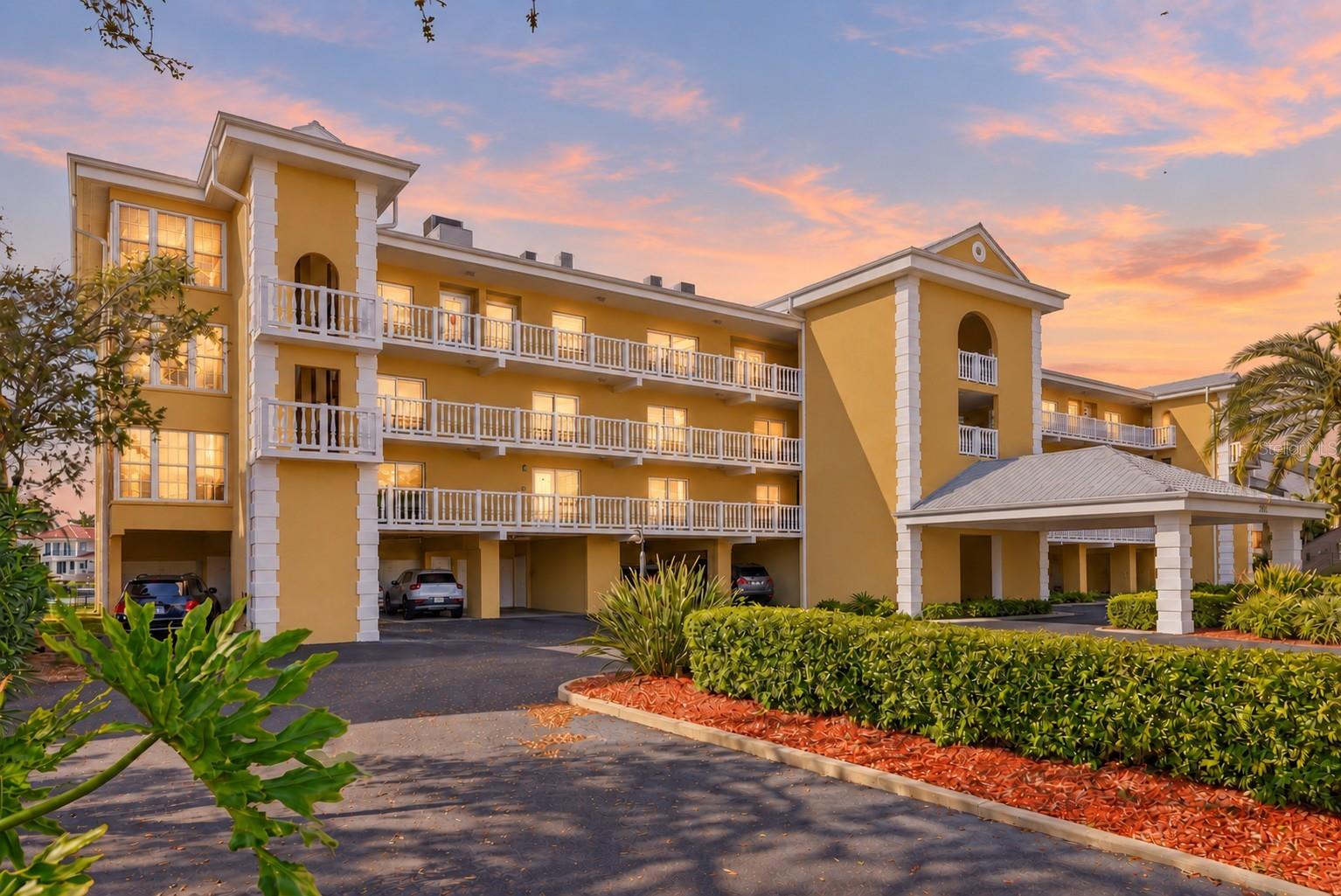 544 PINELLAS BAYWAY S #TH13