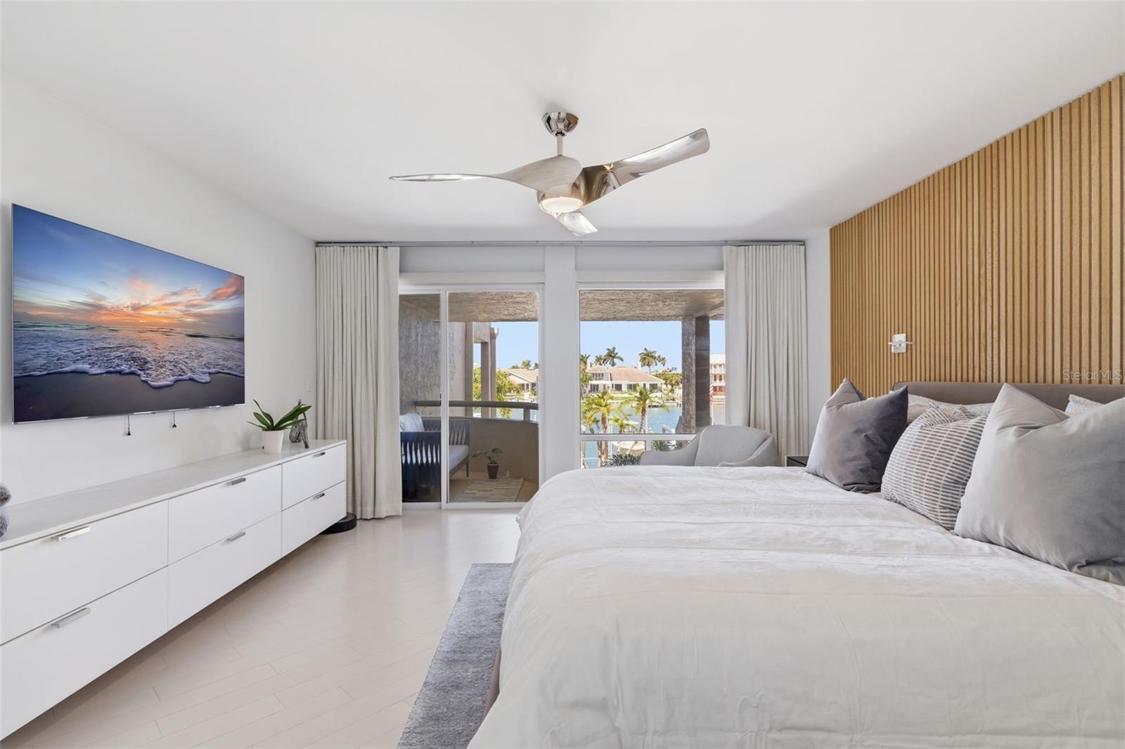 722 PINELLAS BAYWAY S #104