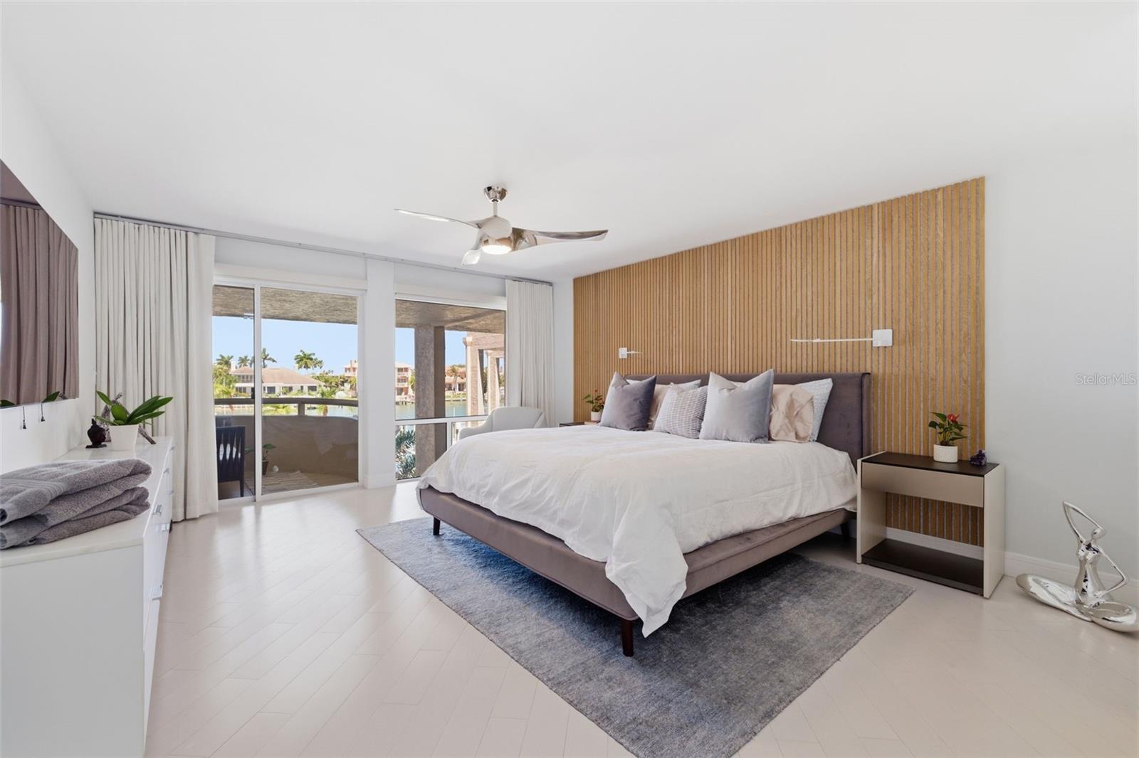 722 PINELLAS BAYWAY S #104