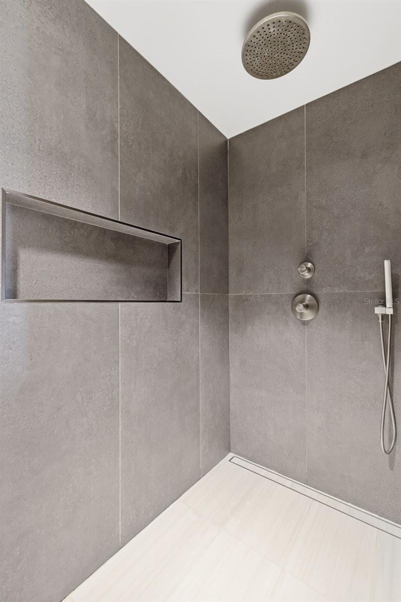 722 PINELLAS BAYWAY S #104