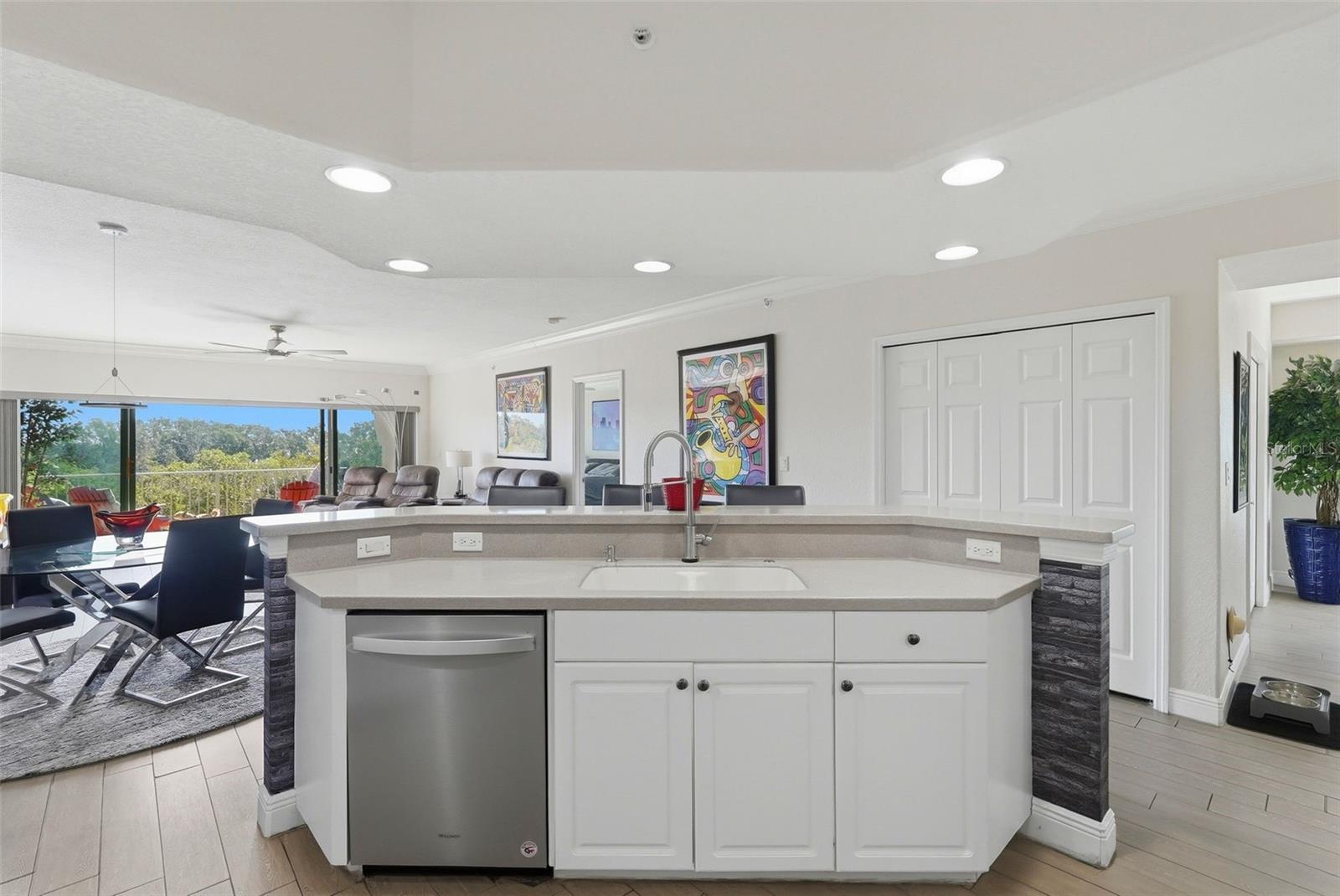 1695 PINELLAS BAYWAY S #E4