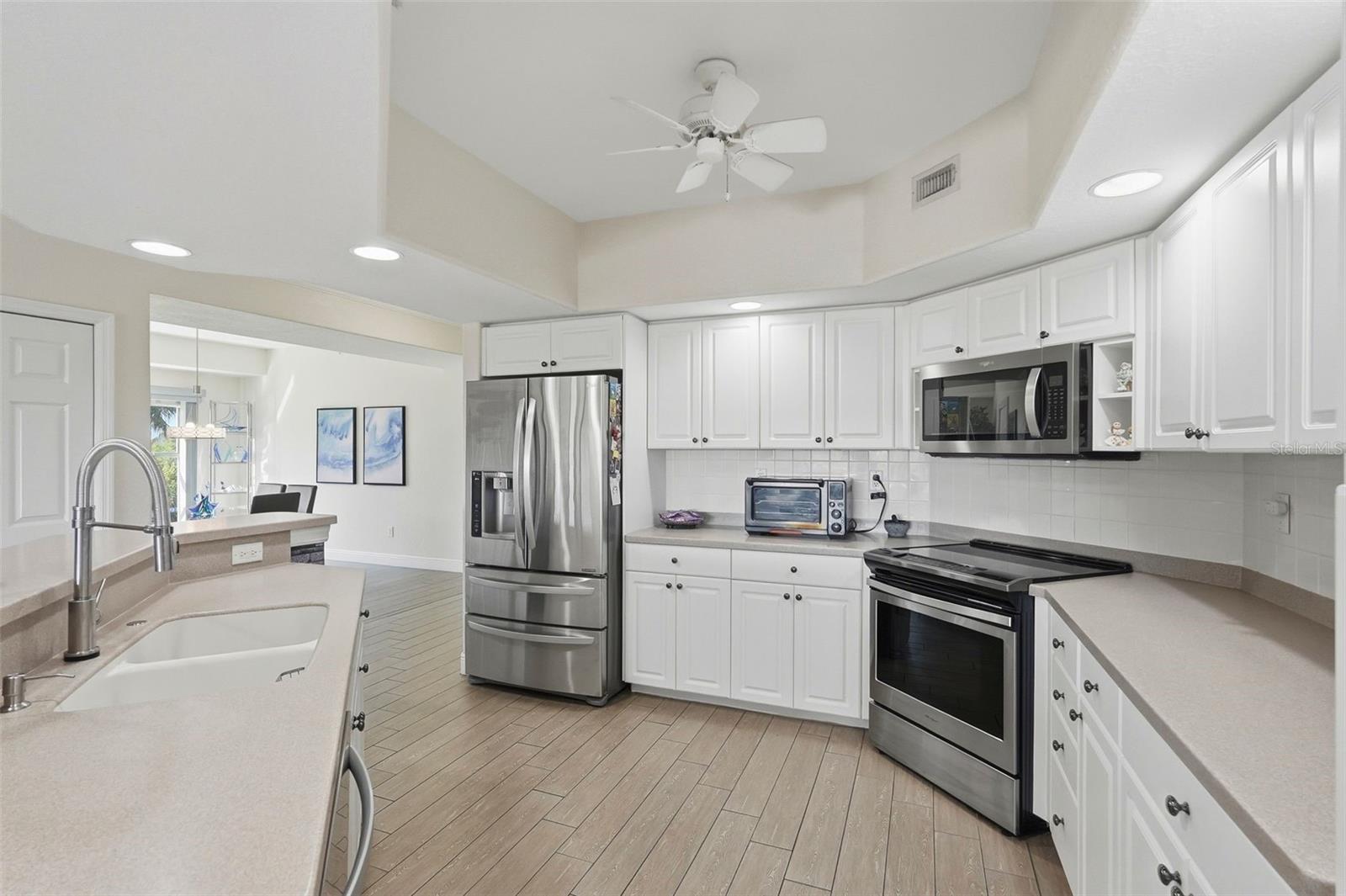 1695 PINELLAS BAYWAY S #E4