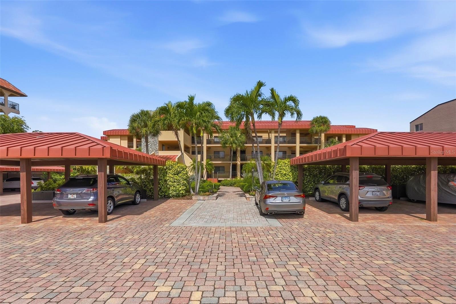 1060 PINELLAS BAYWAY S #204