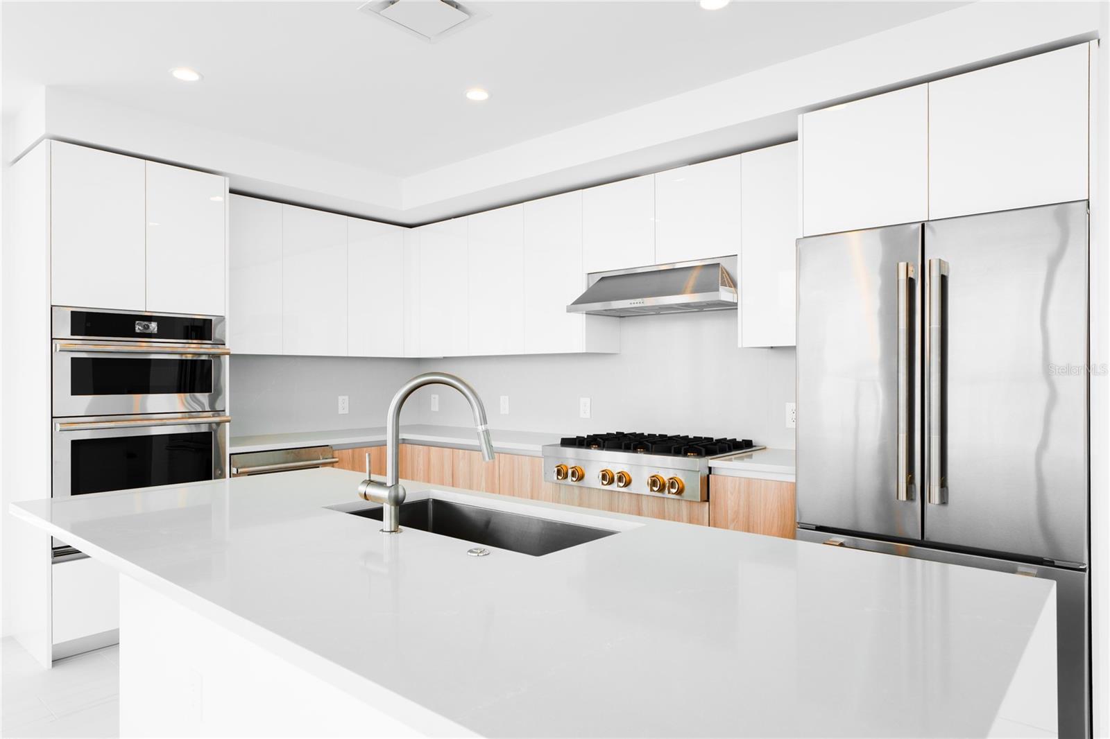 400 CENTRAL AVE #3107