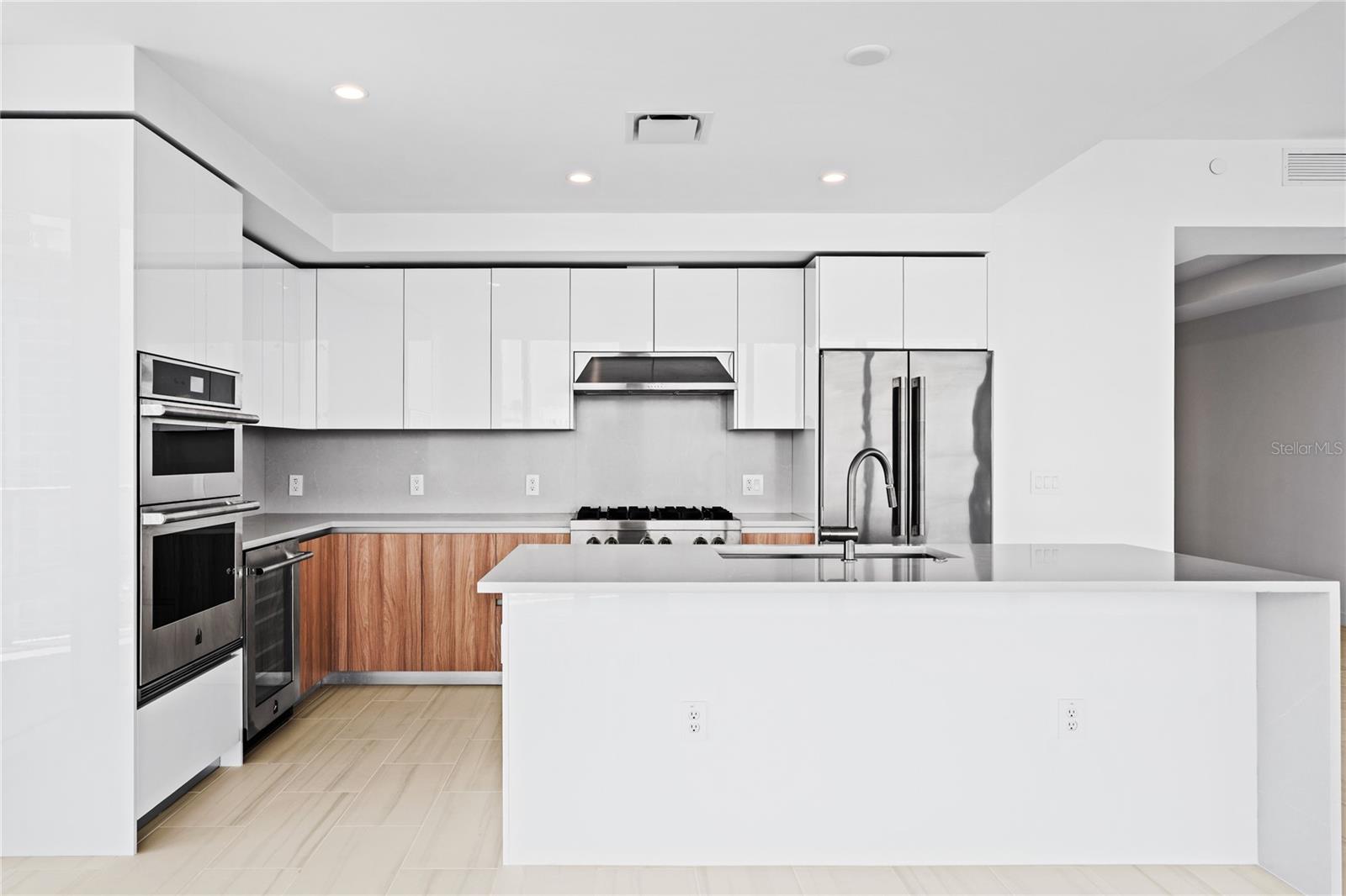 400 CENTRAL AVE #3107